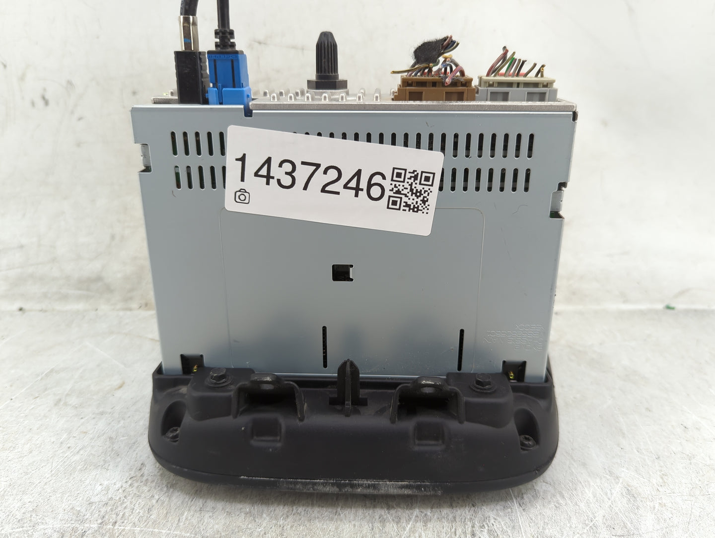 2016-2017 Chevrolet Malibu Radio AM FM Cd Player Receiver Replacement P/N:42473831 Fits Fits 2016 2017 OEM Used Auto Parts -