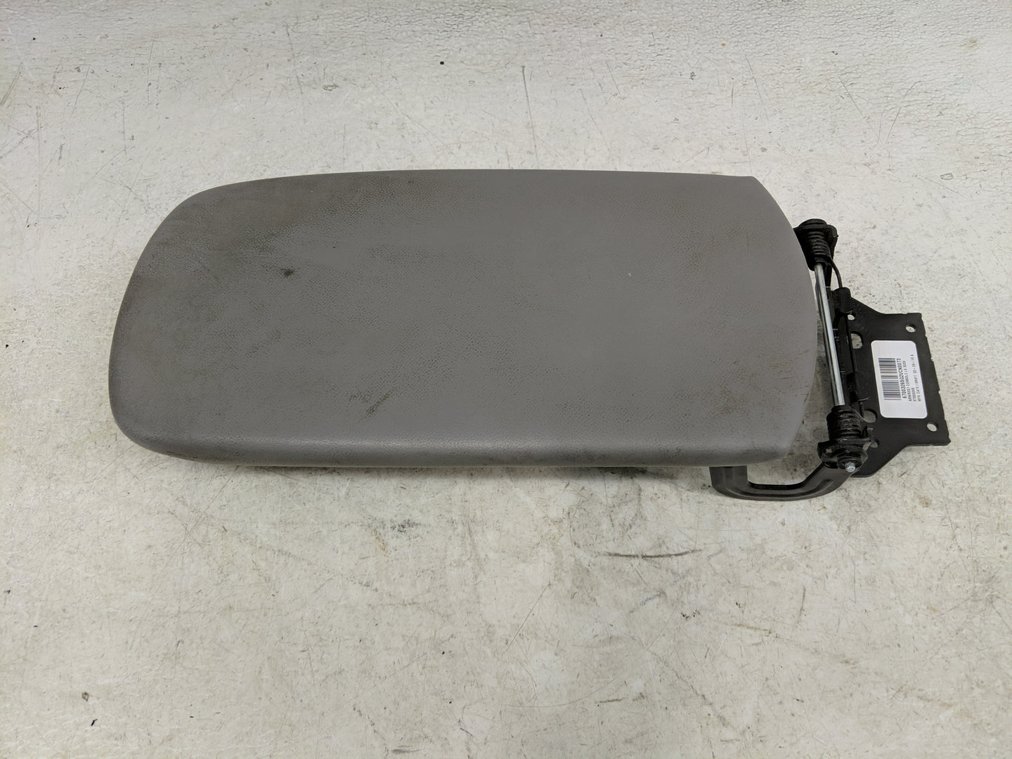 2016 Chevrolet Malibu Center Console Armrest Cover Lid Fits OEM Used Auto Parts - Oemusedautoparts1.com