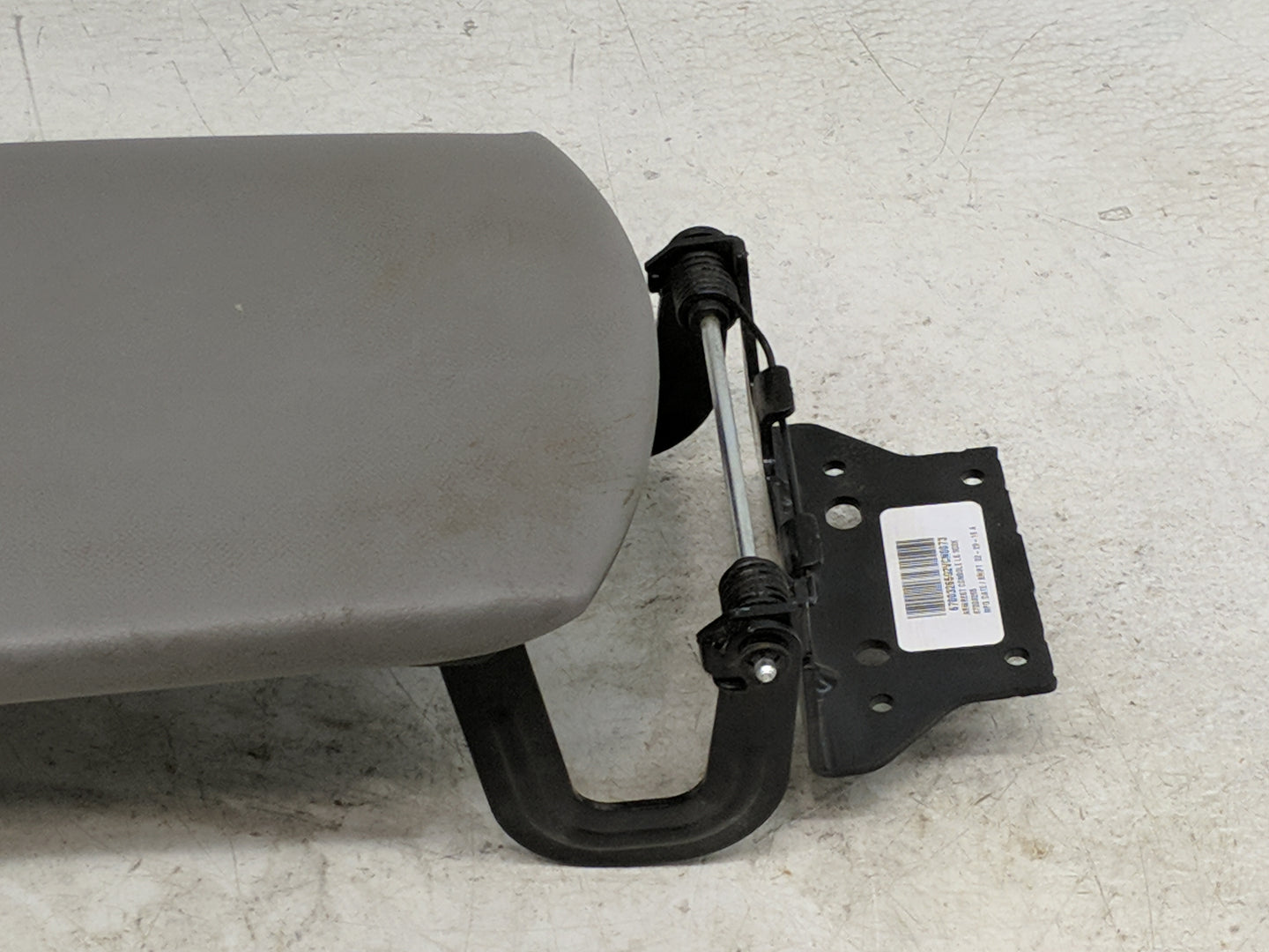 2016 Chevrolet Malibu Center Console Armrest Cover Lid Fits OEM Used Auto Parts - Oemusedautoparts1.com