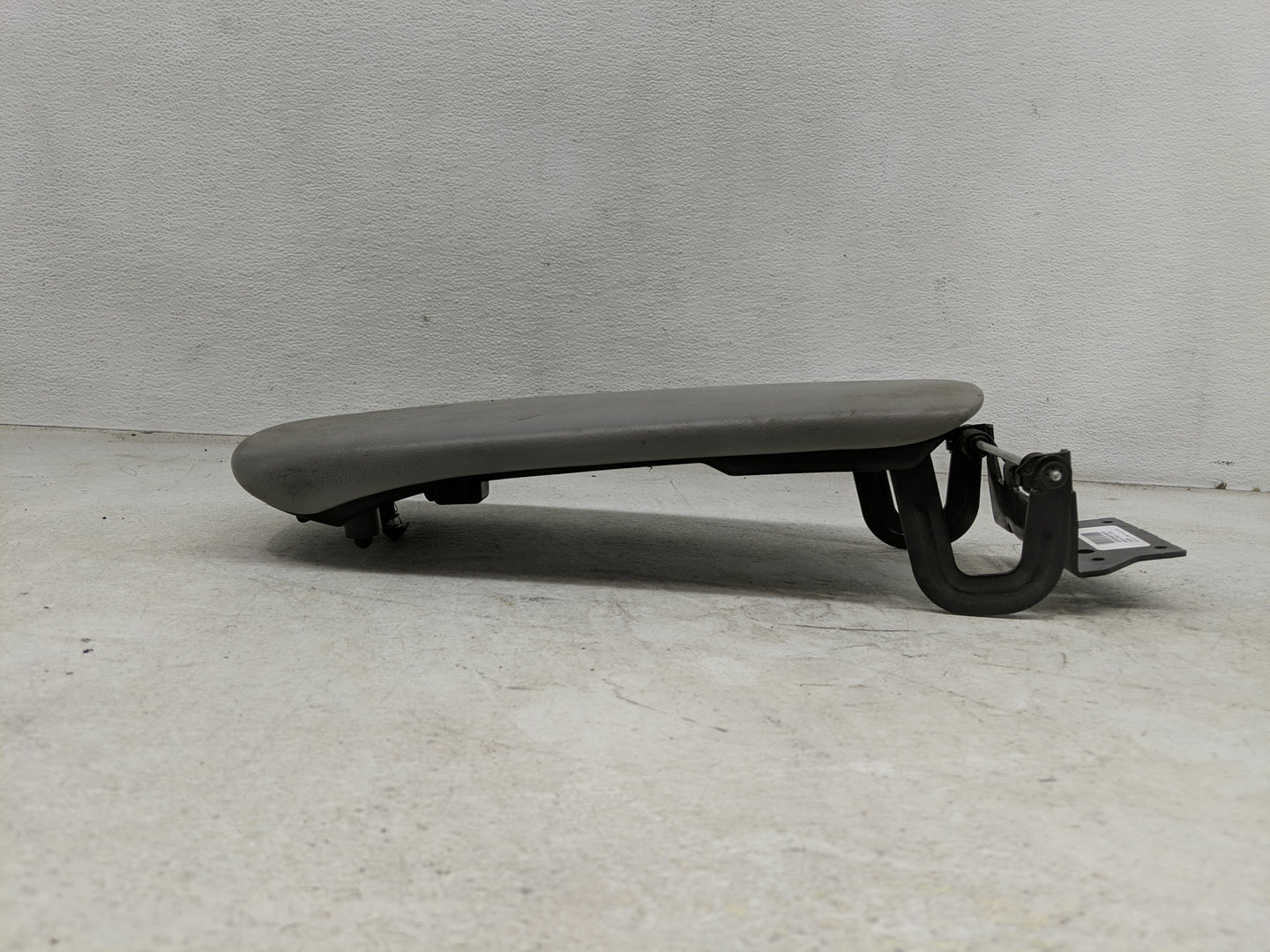 2016 Chevrolet Malibu Center Console Armrest Cover Lid Fits OEM Used Auto Parts - Oemusedautoparts1.com