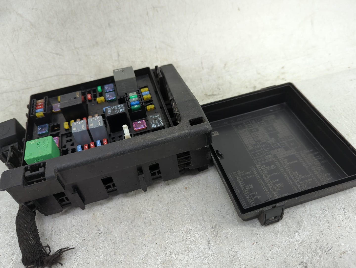 2014-2016 Chevrolet Malibu Fusebox Fuse Box Panel Relay Module P/N:13468935 13455283, 9108A31, 13463931 Fits Fits 2014 2015 
