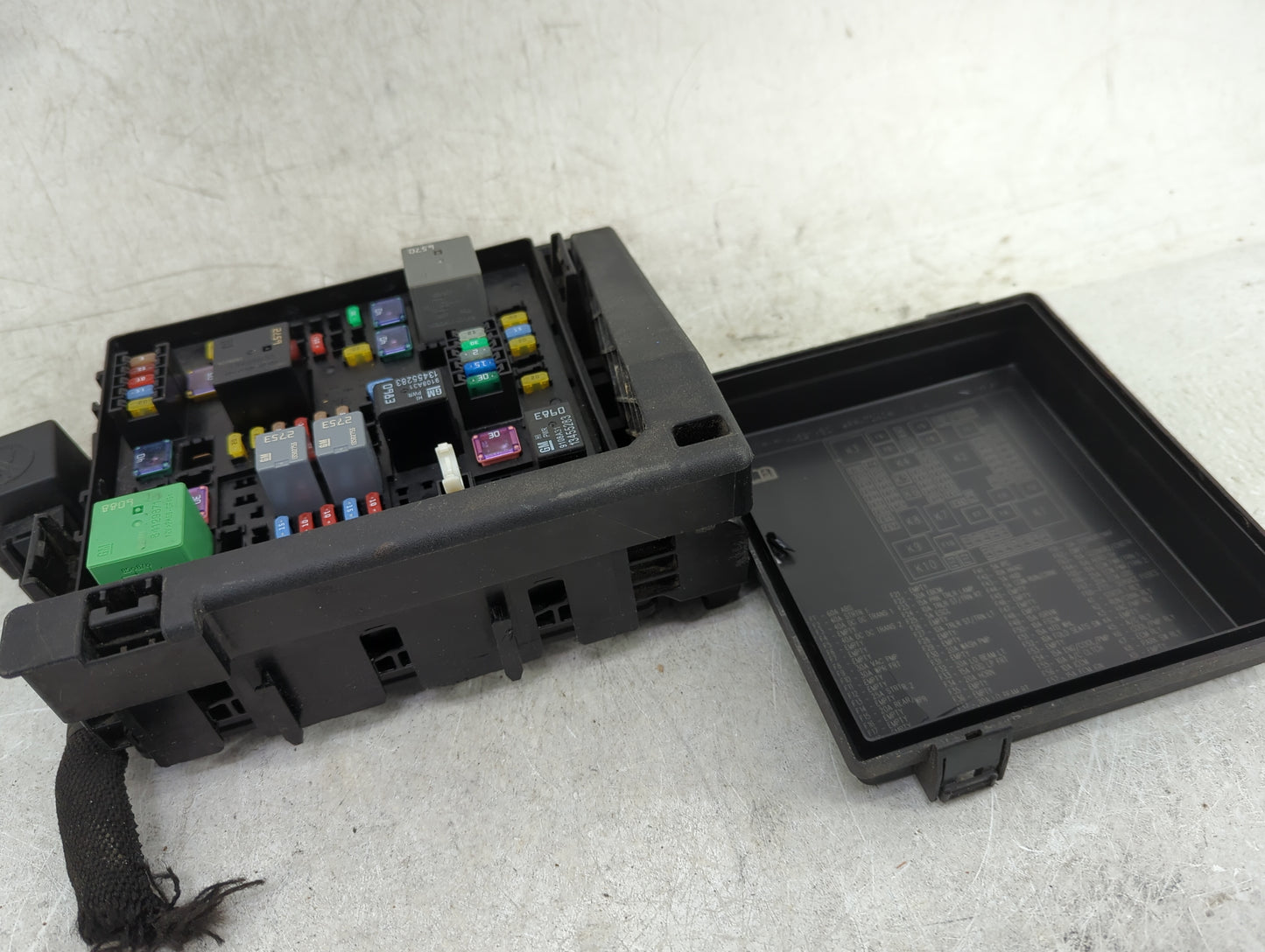 2014-2016 Chevrolet Malibu Fusebox Fuse Box Panel Relay Module P/N:13468935 13455283, 9108A31, 13463931 Fits Fits 2014 2015 