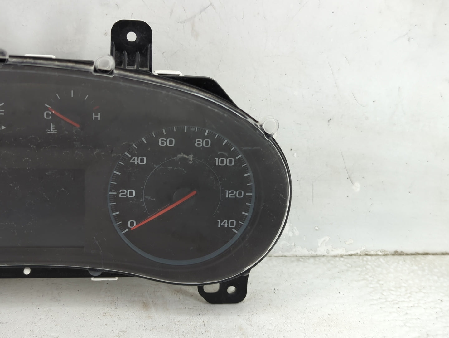 2016-2016 Chevrolet Malibu Speedometer Instrument Cluster Gauges - Oemusedautoparts1.com
