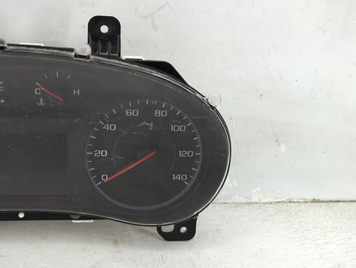 2016-2016 Chevrolet Malibu Speedometer Instrument Cluster Gauges - Oemusedautoparts1.com