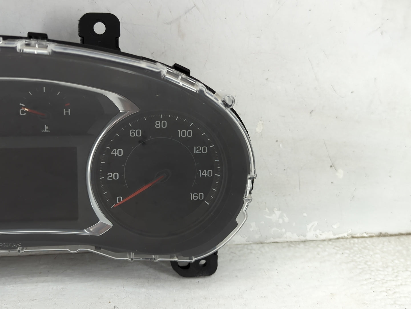 2016 Chevrolet Malibu Instrument Cluster Speedometer Gauges P/N:84031638 Miles: Fits OEM Used Auto Parts - Oemusedautoparts1