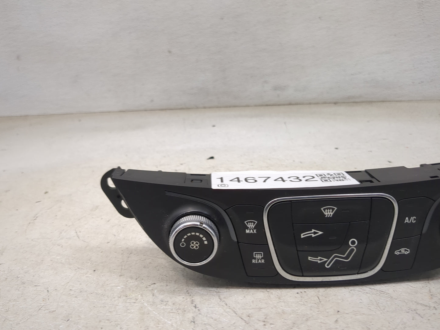 2016-2017 Chevrolet Malibu Climate Control Module Temperature AC/Heater Replacement P/N:23414952 737020000000X Fits Fits 201