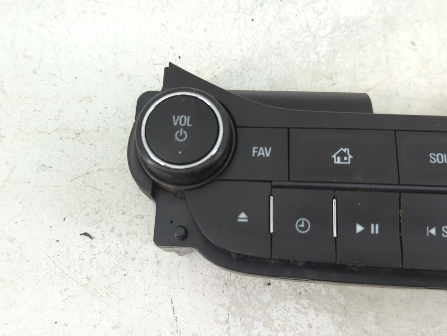 2014-2016 Chevrolet Malibu Radio Control Panel 1468635 - Oemusedautoparts1.com