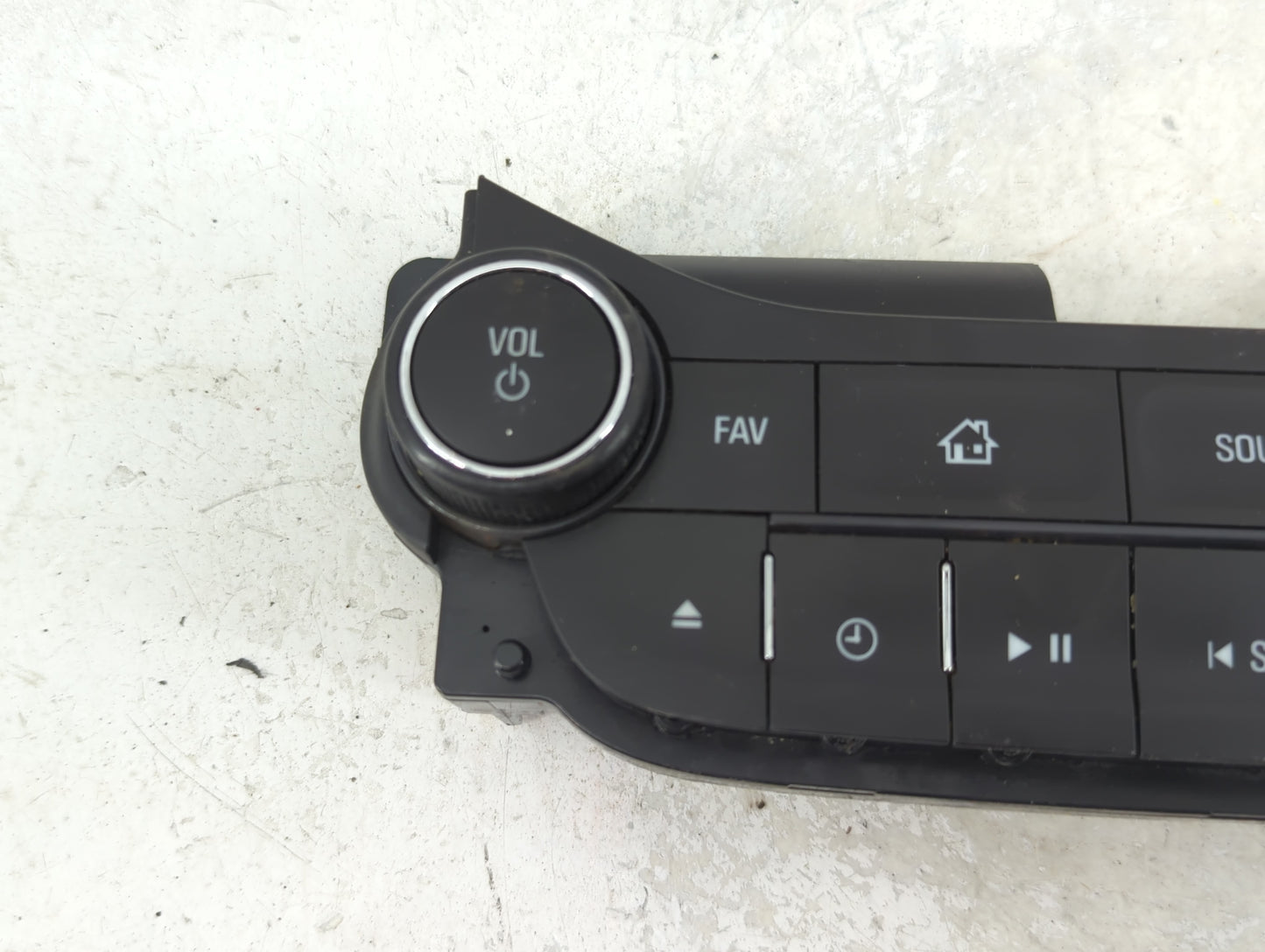 2014-2016 Chevrolet Malibu Radio Control Panel 1468635 - Oemusedautoparts1.com