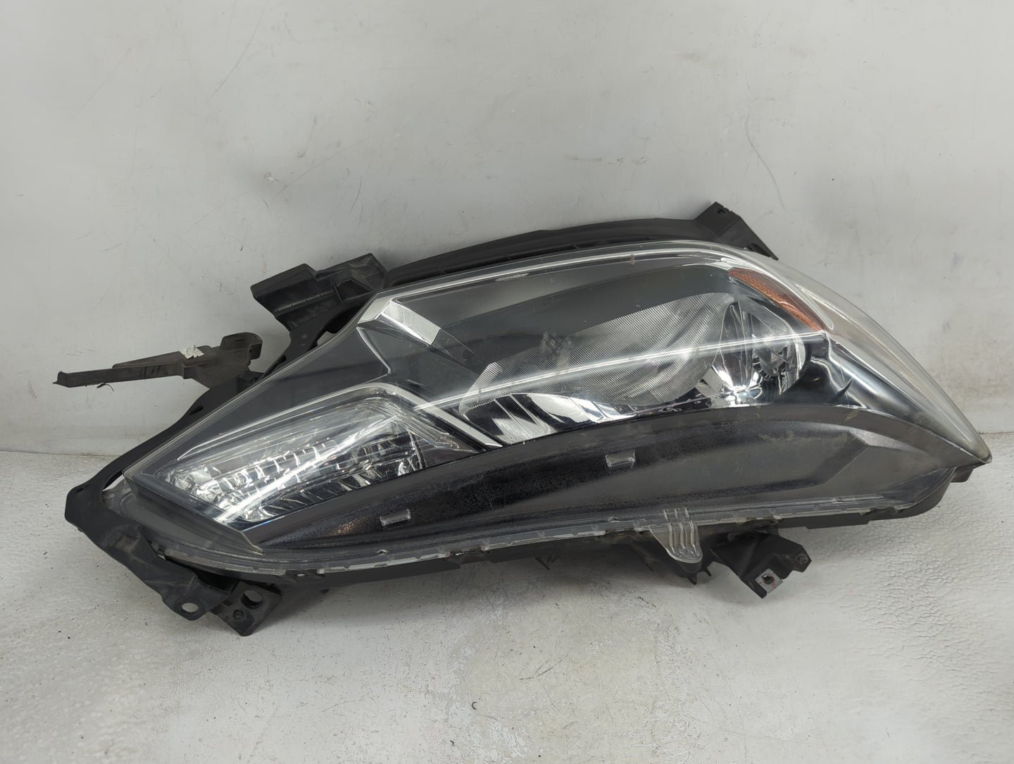 2016-2018 Chevrolet Malibu Passenger Right Oem Head Light Headlight Lamp 1470439 - Oemusedautoparts1.com
