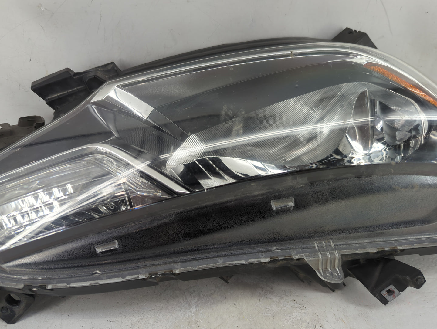 2016-2018 Chevrolet Malibu Passenger Right Oem Head Light Headlight Lamp 1470439 - Oemusedautoparts1.com