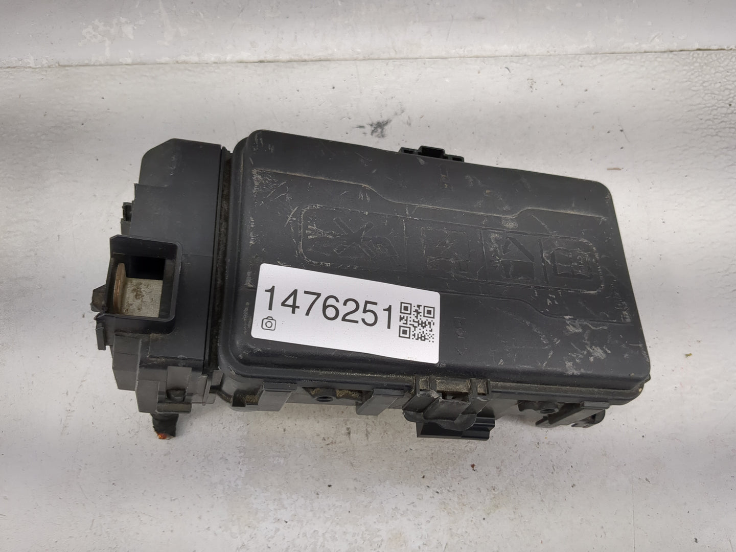 2016-2017 Chevrolet Malibu Fusebox Fuse Box Panel Relay Module P/N:13468934 13468935, 13500128, 13500127 Fits Fits 2016 2017