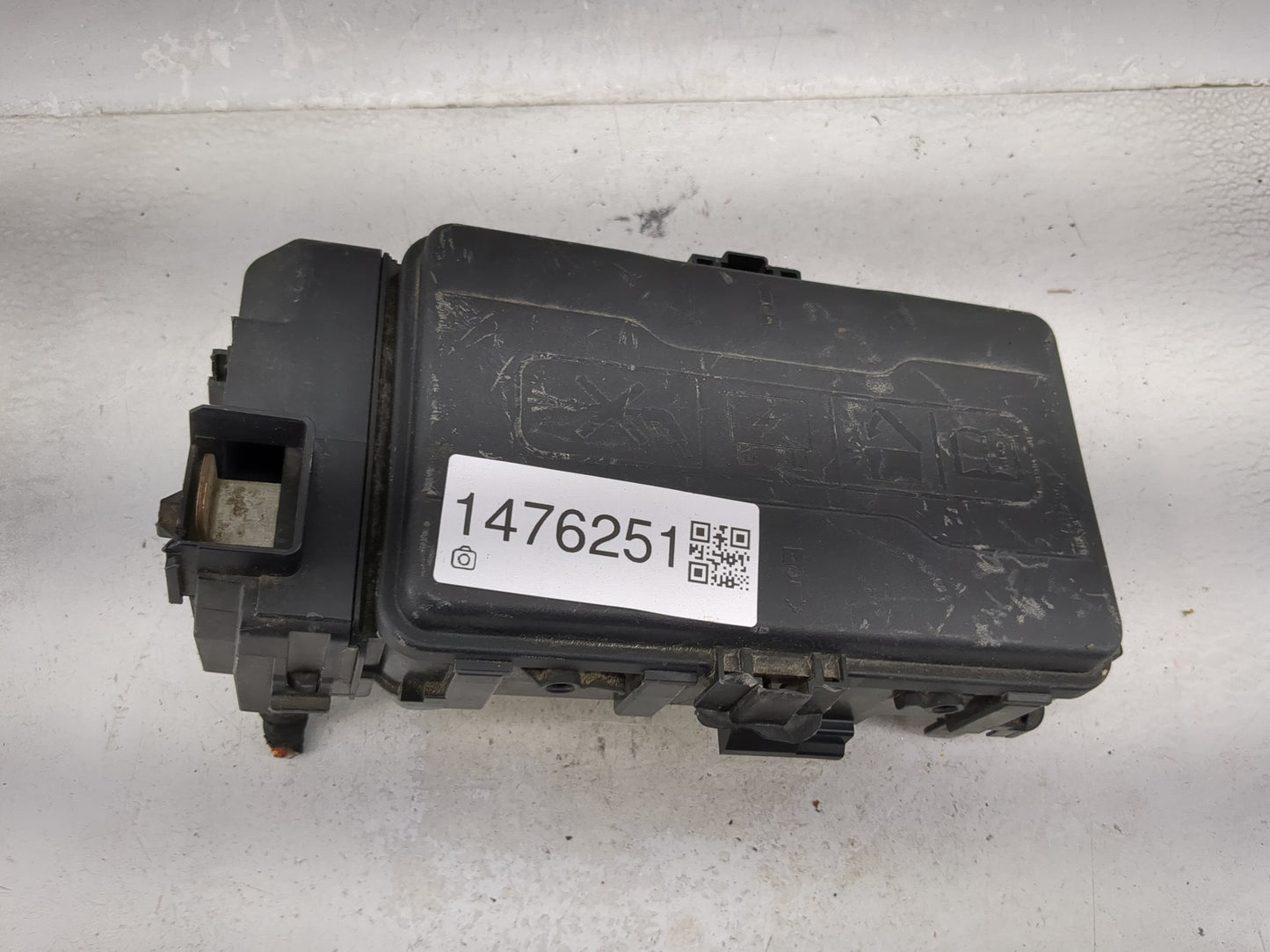 2016-2017 Chevrolet Malibu Fusebox Fuse Box Panel Relay Module P/N:13468934 13468935, 13500128, 13500127 Fits Fits 2016 2017