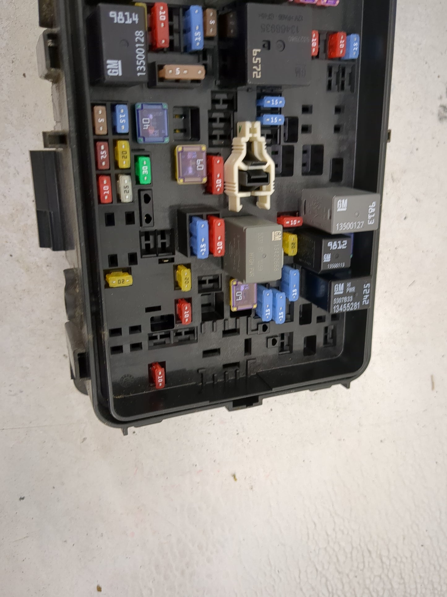 2016-2017 Chevrolet Malibu Fusebox Fuse Box Panel Relay Module P/N:13468934 13468935, 13500128, 13500127 Fits Fits 2016 2017