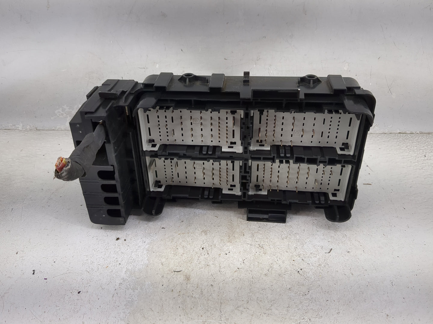2016-2017 Chevrolet Malibu Fusebox Fuse Box Panel Relay Module P/N:13468934 13468935, 13500128, 13500127 Fits Fits 2016 2017