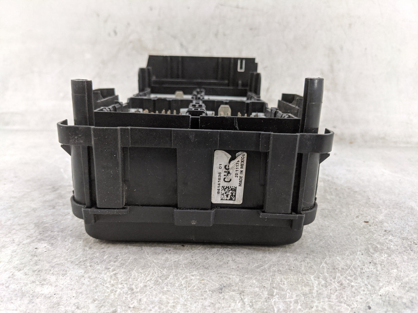 2016-2017 Chevrolet Malibu Fusebox Fuse Box Panel Relay Module P/N:84141636 Fits Fits 2016 2017 OEM Used Auto Parts - Oemuse