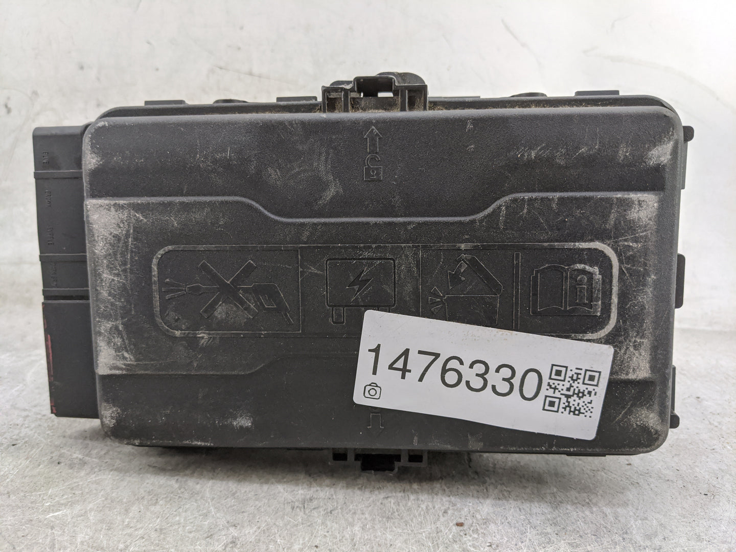 2016-2017 Chevrolet Malibu Fusebox Fuse Box Panel Relay Module P/N:84141636 Fits Fits 2016 2017 OEM Used Auto Parts - Oemuse