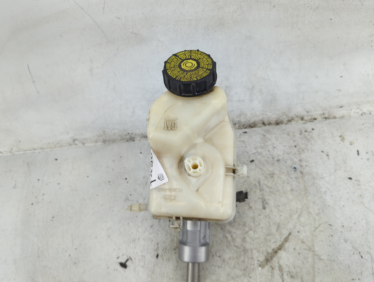 2013-2016 Chevrolet Malibu Brake Master Cylinder 1490425 - Oemusedautoparts1.com