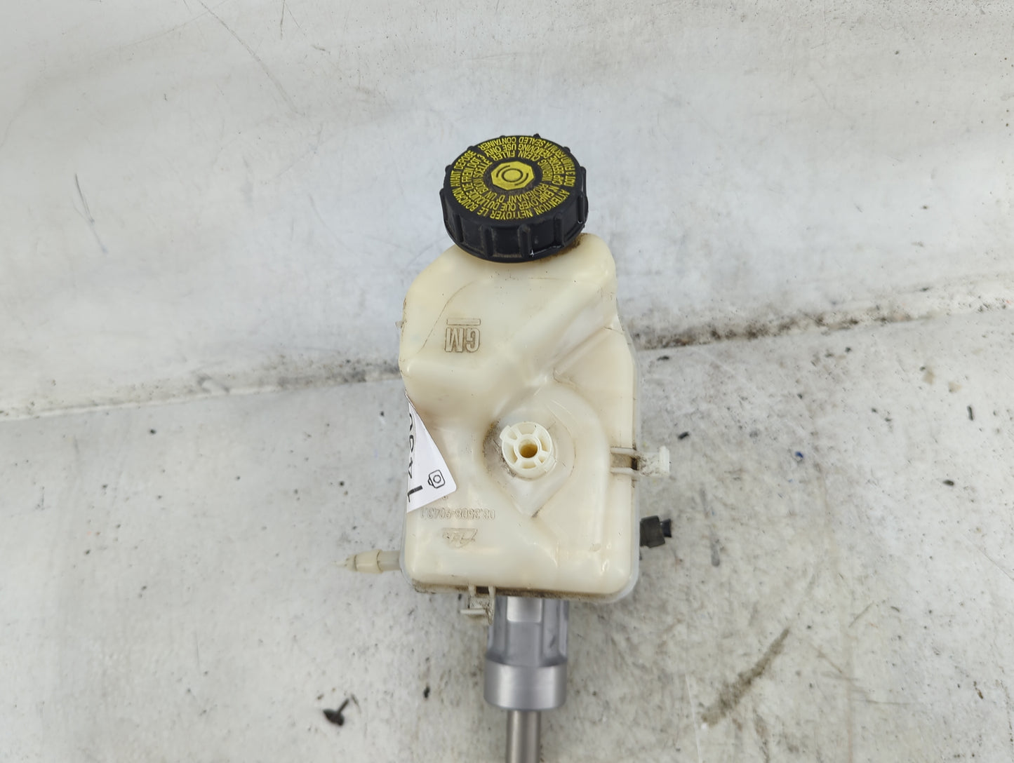 2013-2016 Chevrolet Malibu Brake Master Cylinder 1490425 - Oemusedautoparts1.com