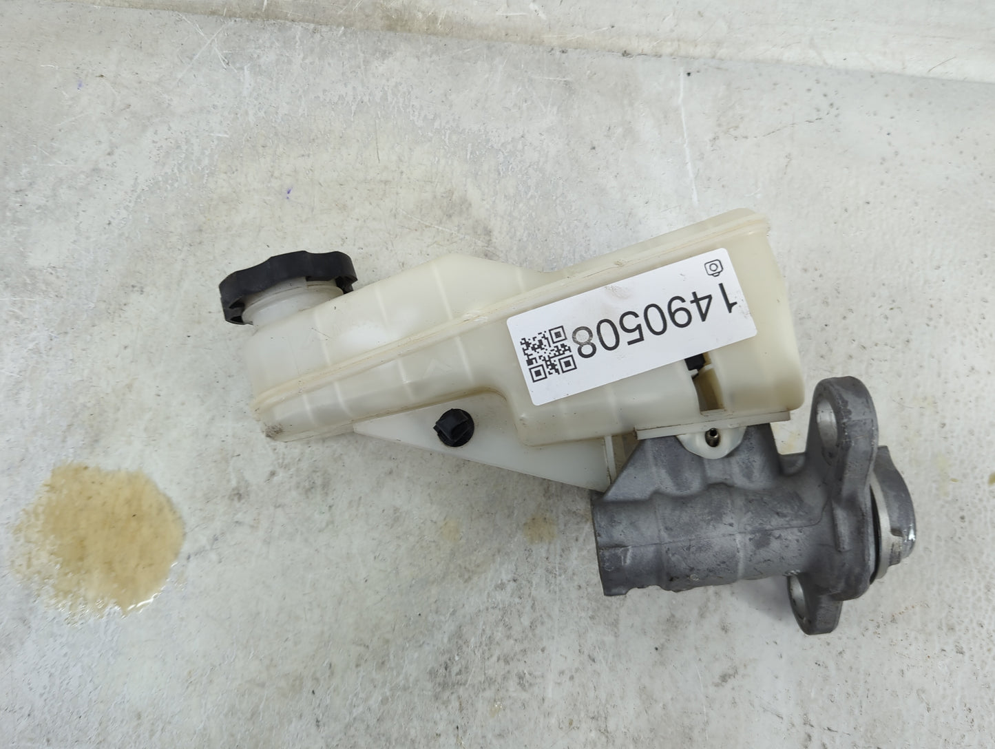 2016-2021 Chevrolet Malibu Brake Master Cylinder 1490508 - Oemusedautoparts1.com
