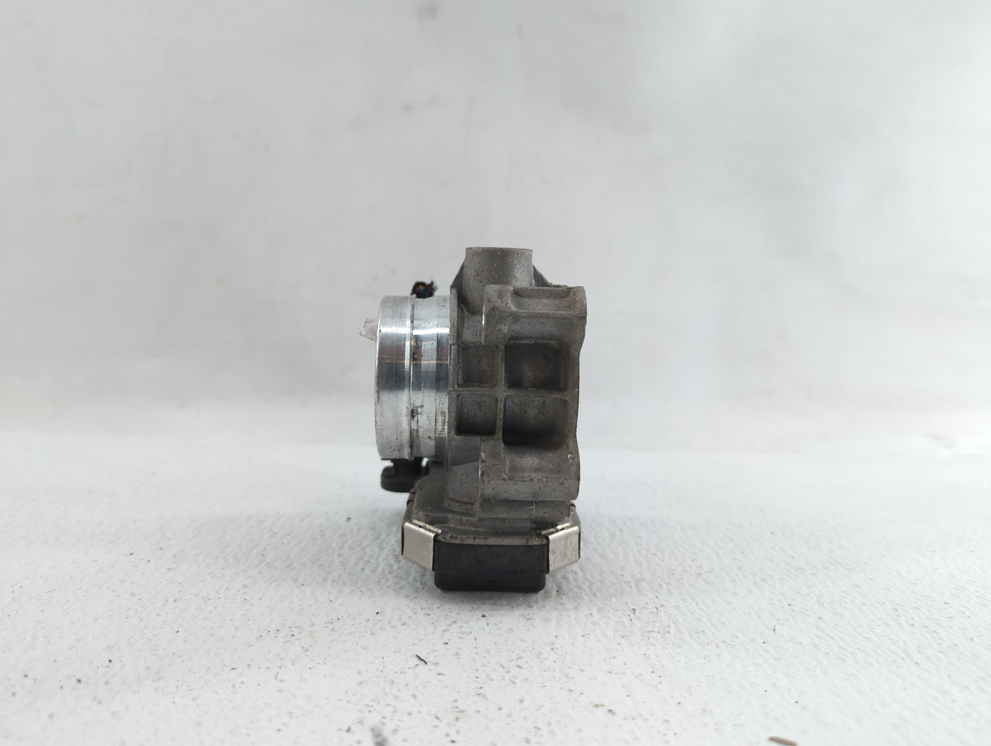 2016-2019 Chevrolet Malibu Throttle Body P/N:12659491BA 12671379AA Fits Fits 2016 2017 2018 2019 OEM Used Auto Parts - Oemus