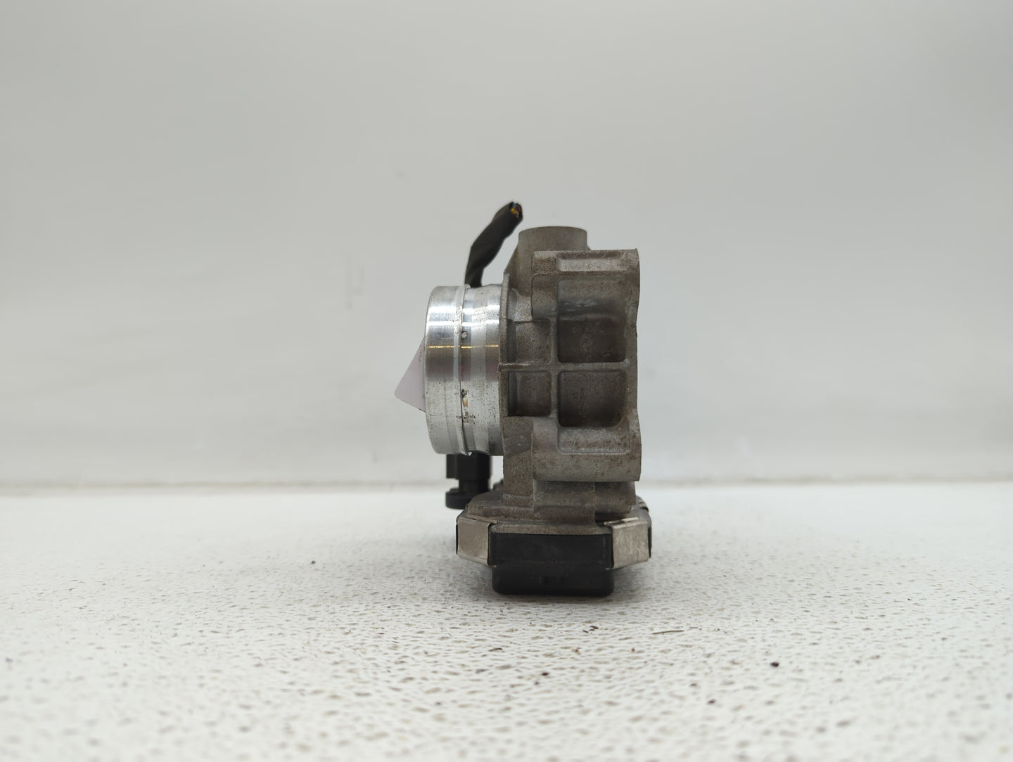 2016-2019 Chevrolet Malibu Throttle Body P/N:12659491BA 12671379AA Fits Fits 2016 2017 2018 2019 OEM Used Auto Parts - Oemus