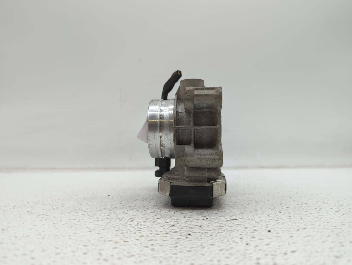 2016-2019 Chevrolet Malibu Throttle Body P/N:12659491BA 12671379AA Fits Fits 2016 2017 2018 2019 OEM Used Auto Parts - Oemus