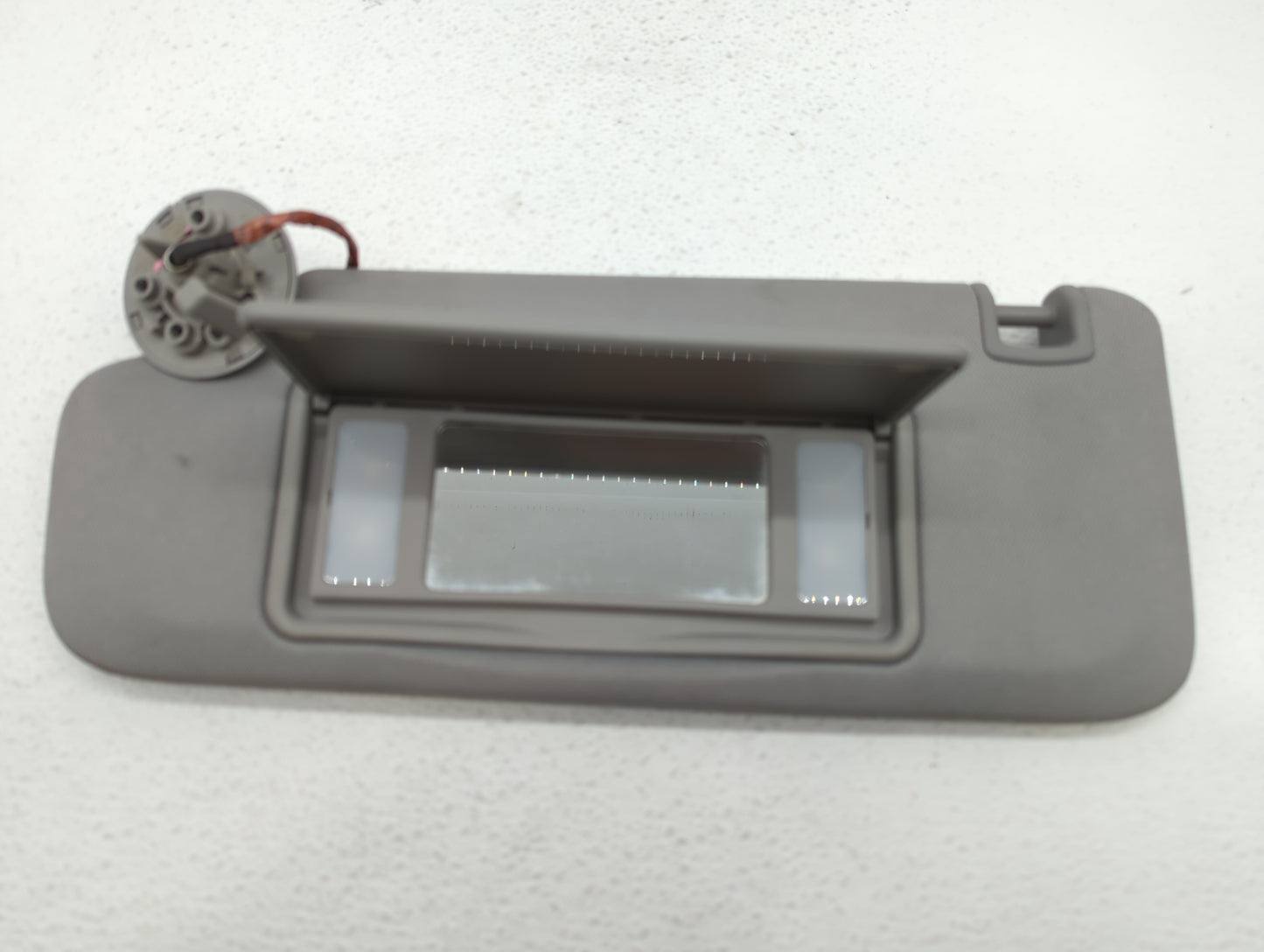 2016-2019 Chevrolet Malibu Sun Visor Shade Replacement Passenger Right Mirror Fits Fits 2016 2017 2018 2019 OEM Used Auto Pa