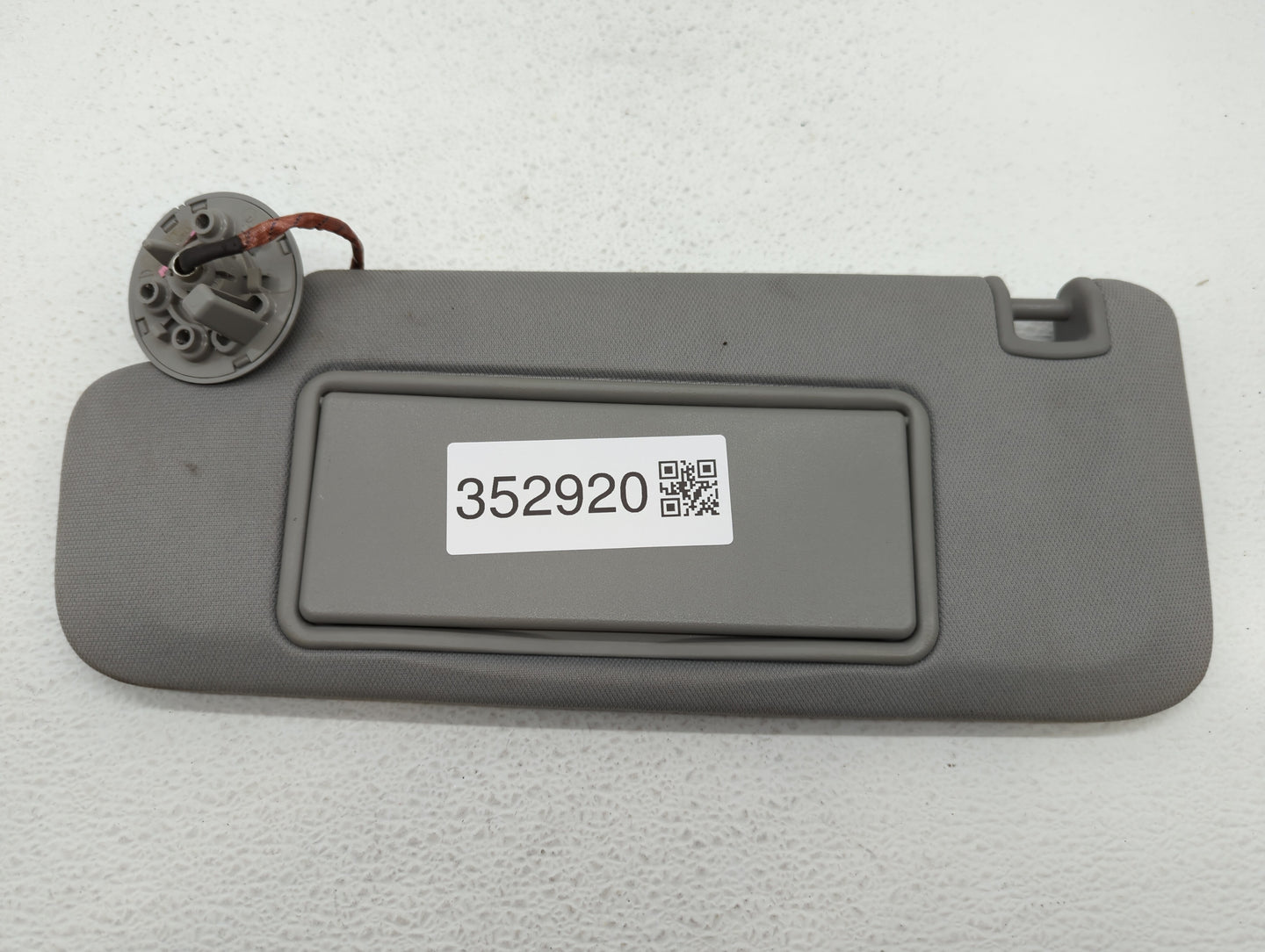 2016-2019 Chevrolet Malibu Sun Visor Shade Replacement Passenger Right Mirror Fits Fits 2016 2017 2018 2019 OEM Used Auto Pa