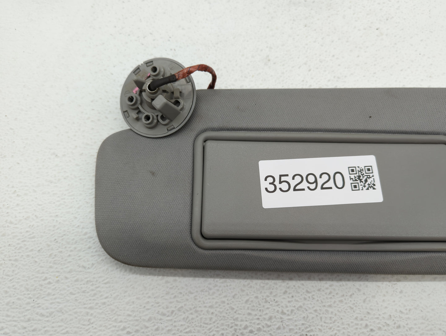 2016-2019 Chevrolet Malibu Sun Visor Shade Replacement Passenger Right Mirror Fits Fits 2016 2017 2018 2019 OEM Used Auto Pa