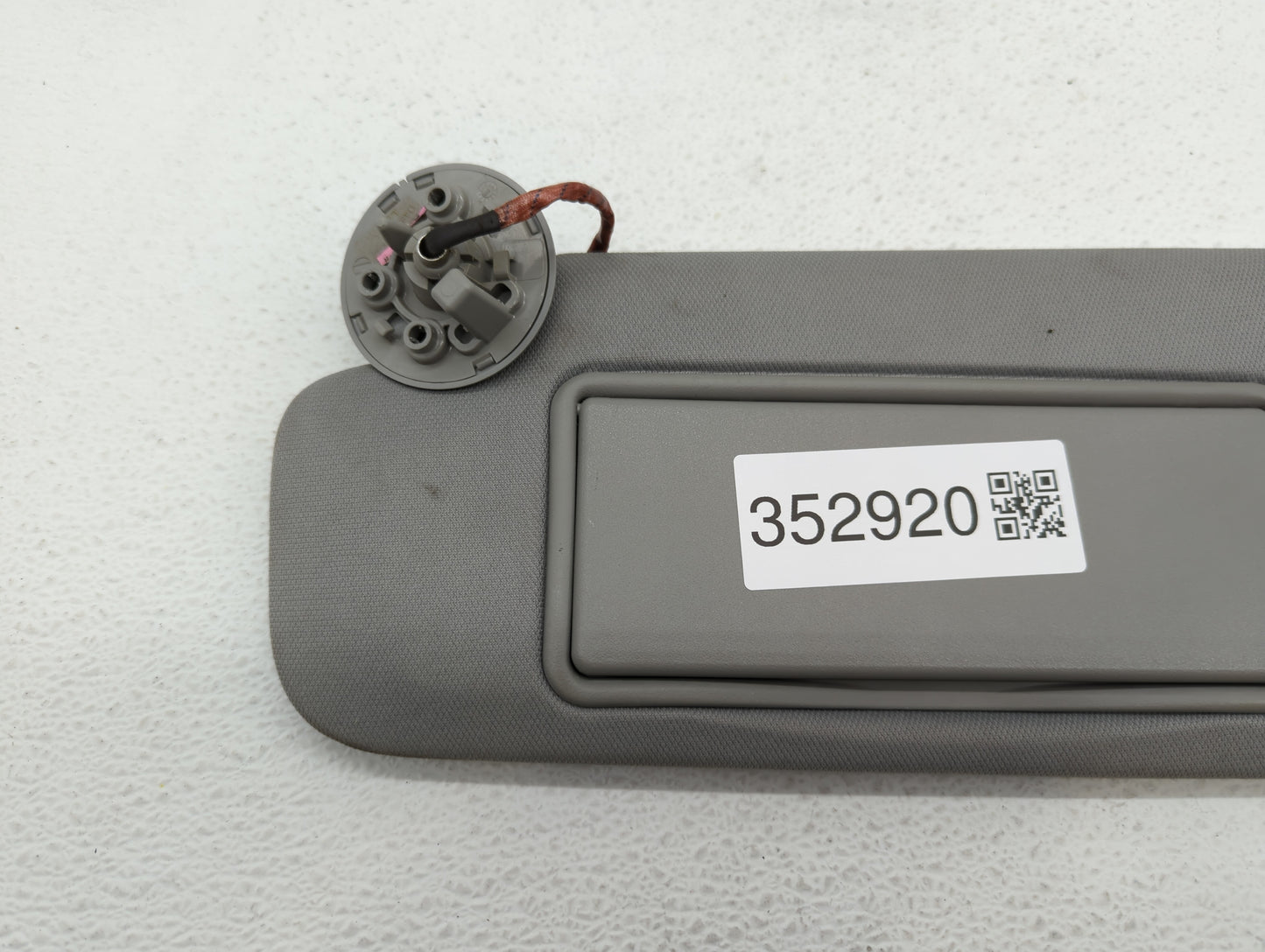 2016-2019 Chevrolet Malibu Sun Visor Shade Replacement Passenger Right Mirror Fits Fits 2016 2017 2018 2019 OEM Used Auto Pa