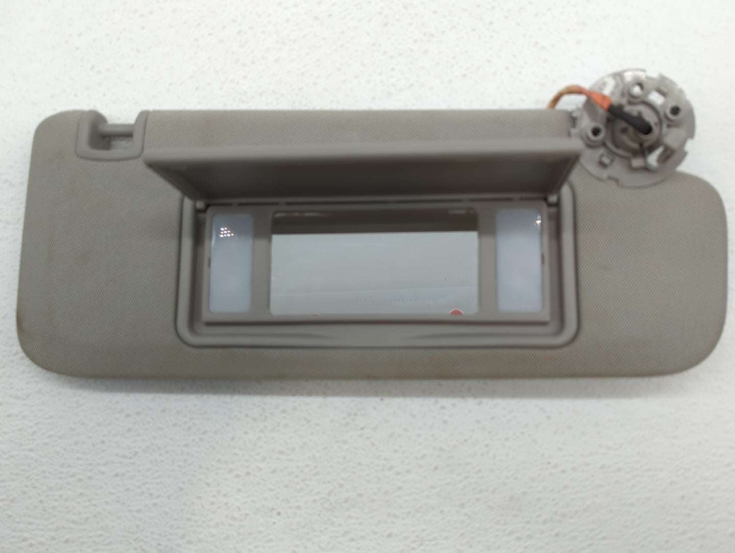 2013-2016 Chevrolet Malibu Sun Visor Shade Replacement Passenger Right Mirror Fits Fits 2013 2014 2015 2016 OEM Used Auto Pa