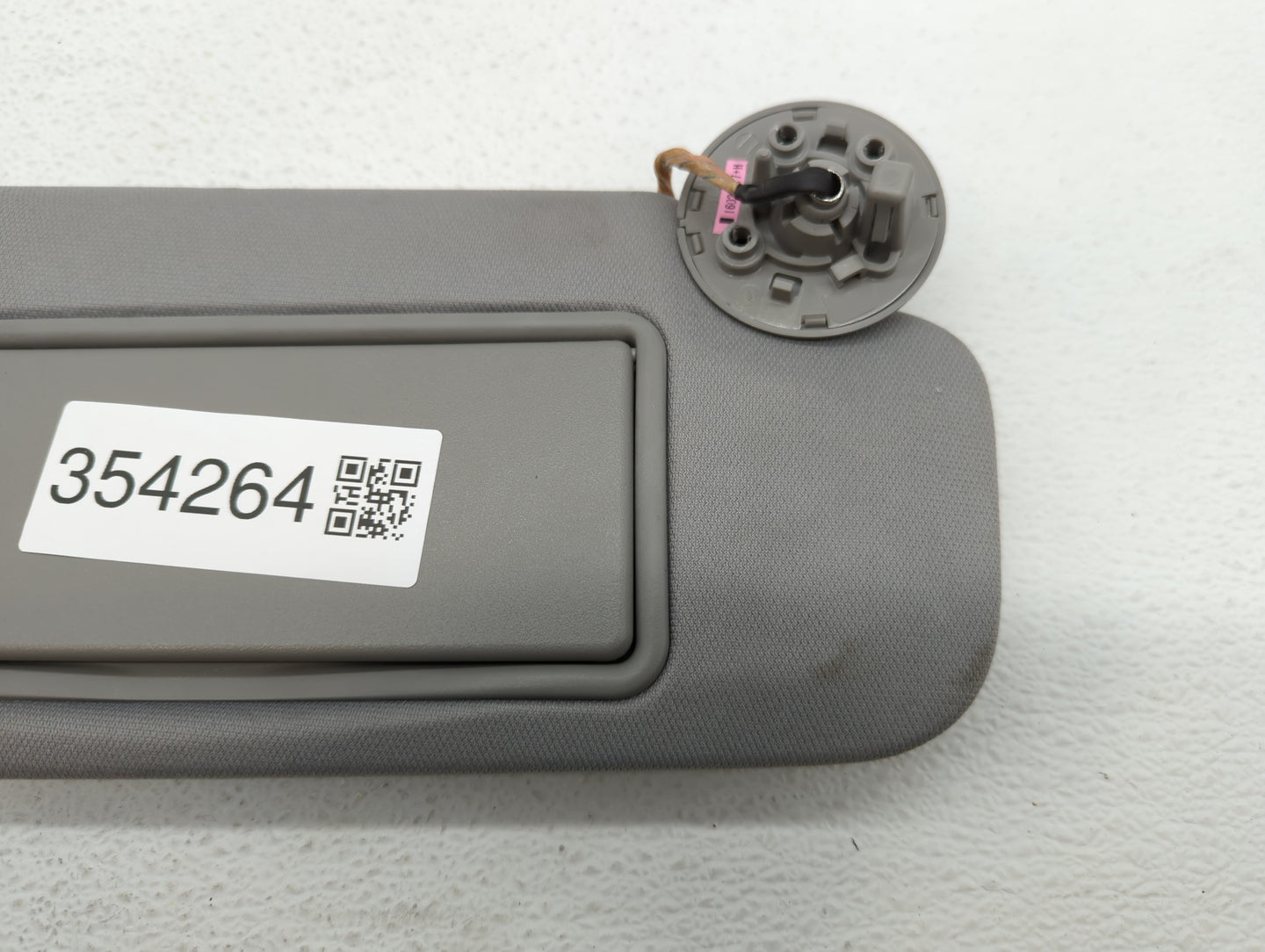 2016-2019 Chevrolet Malibu Sun Visor Shade Replacement Passenger Right Mirror Fits Fits 2016 2017 2018 2019 OEM Used Auto Pa