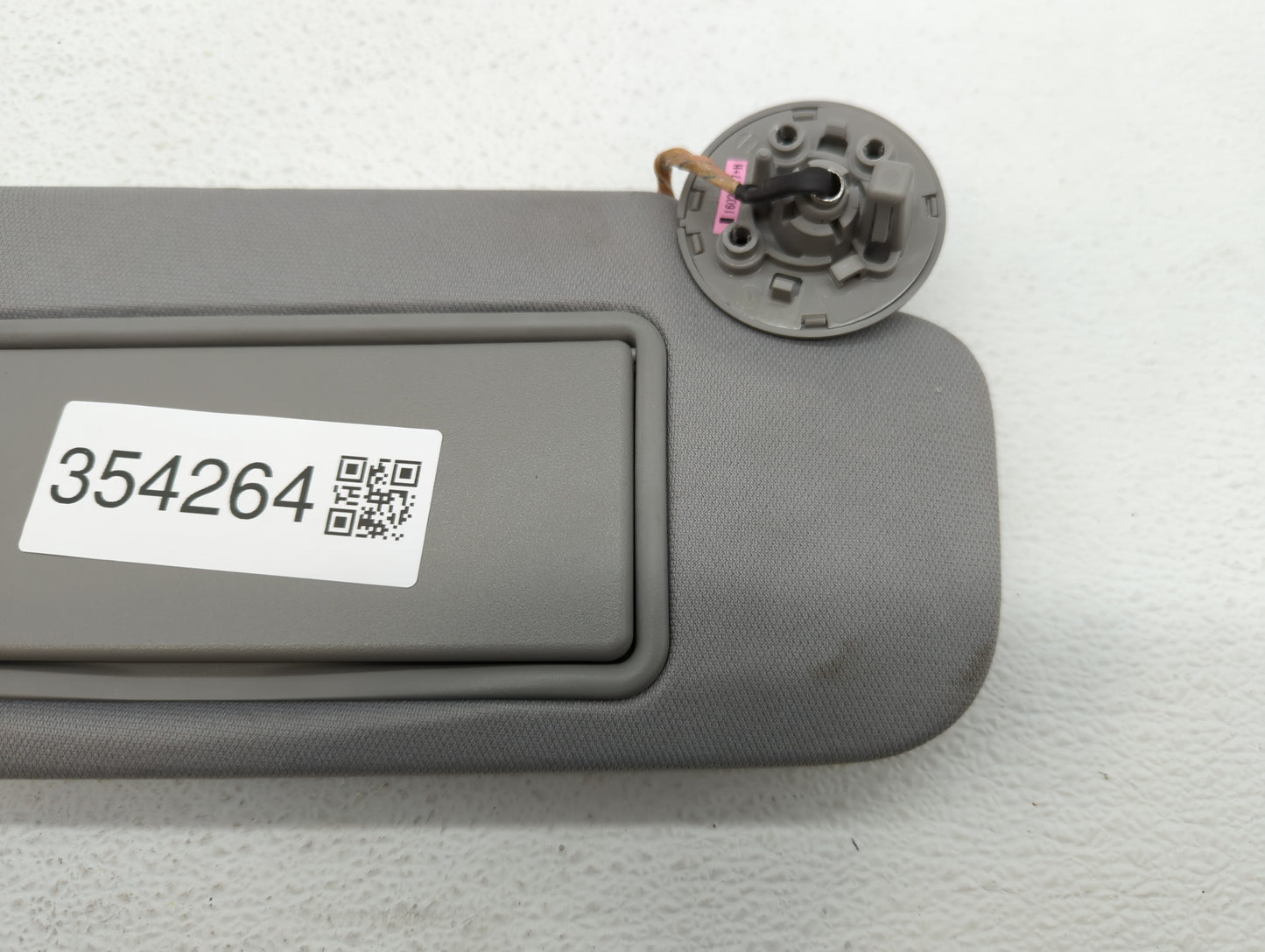 2016-2019 Chevrolet Malibu Sun Visor Shade Replacement Passenger Right Mirror Fits Fits 2016 2017 2018 2019 OEM Used Auto Pa