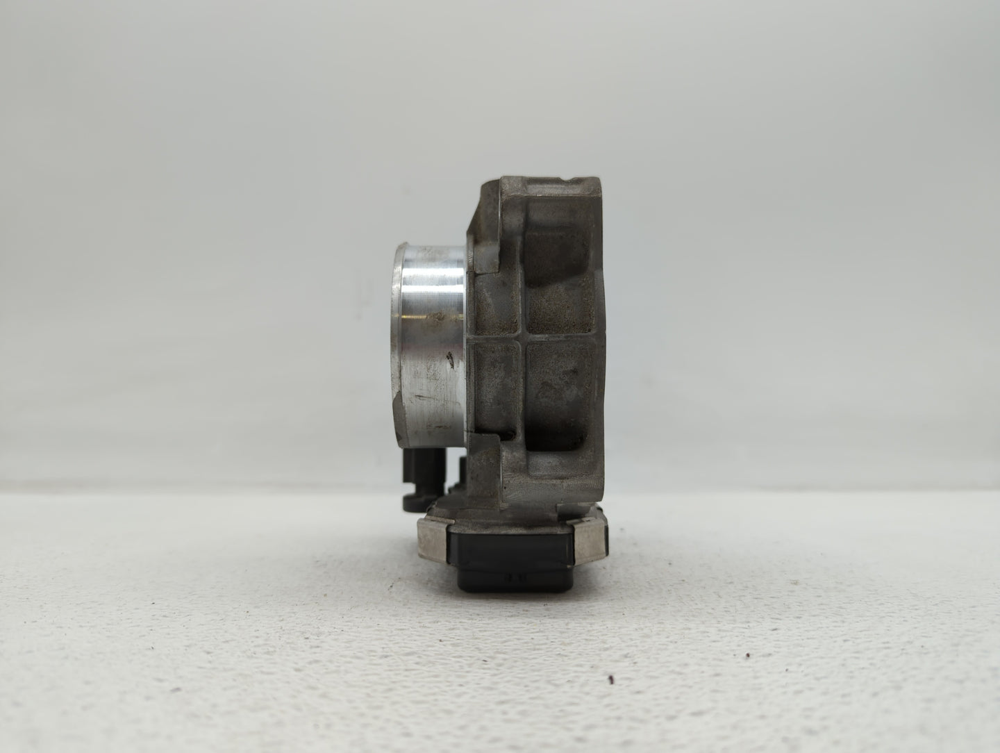 2016 Chevrolet Malibu Throttle Body P/N:12670839AA 12627217DA Fits Fits 2017 2018 2019 OEM Used Auto Parts - Oemusedautopart