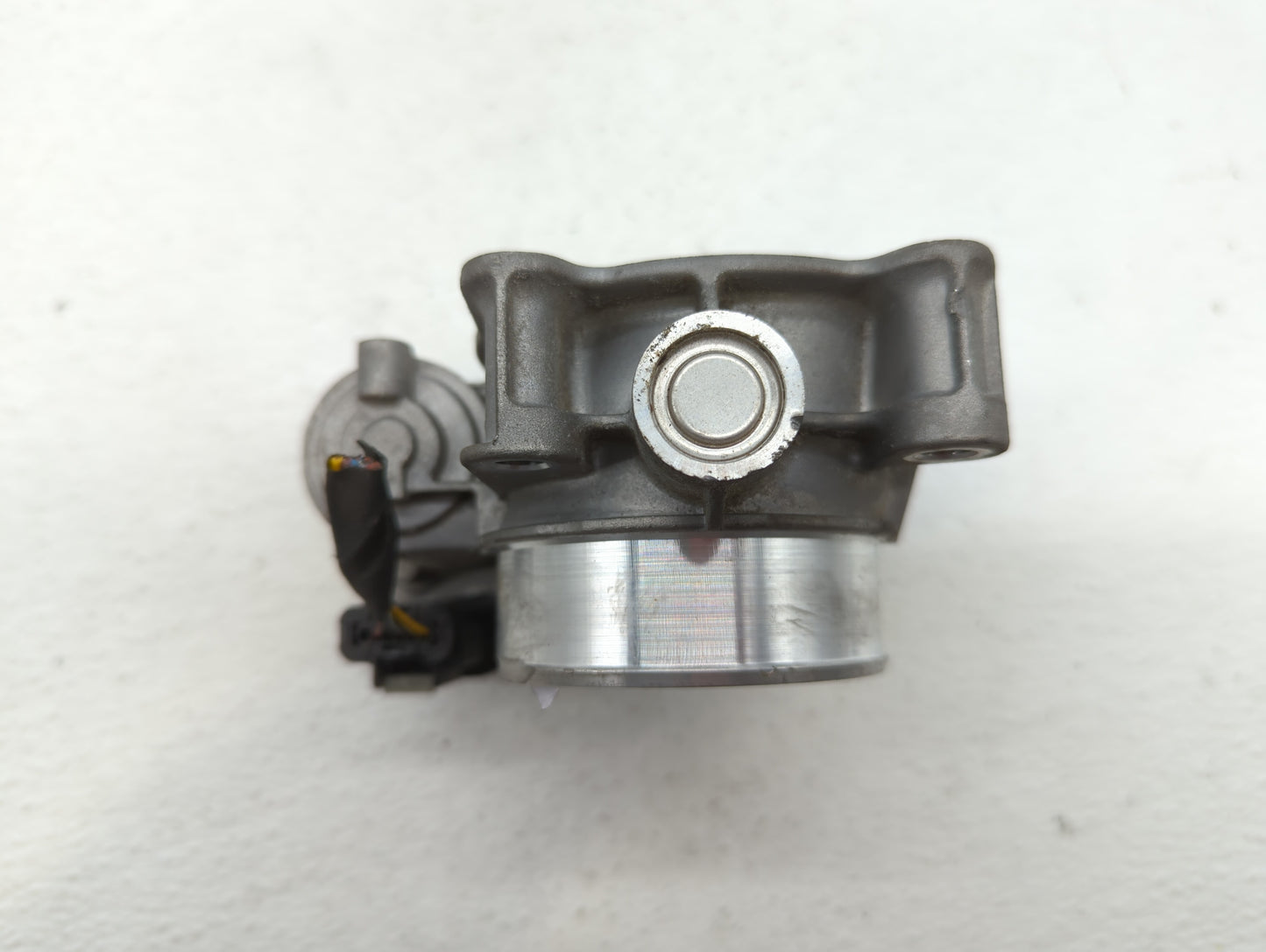 2016 Chevrolet Malibu Throttle Body P/N:12670839AA 12627217DA Fits Fits 2017 2018 2019 OEM Used Auto Parts - Oemusedautopart