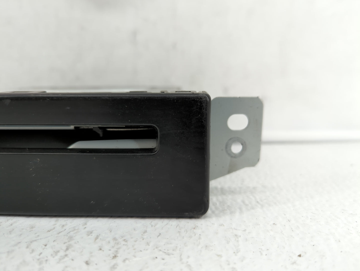 2016-2016 Chevrolet Malibu Am Fm Cd Player Radio Receiver - Oemusedautoparts1.com