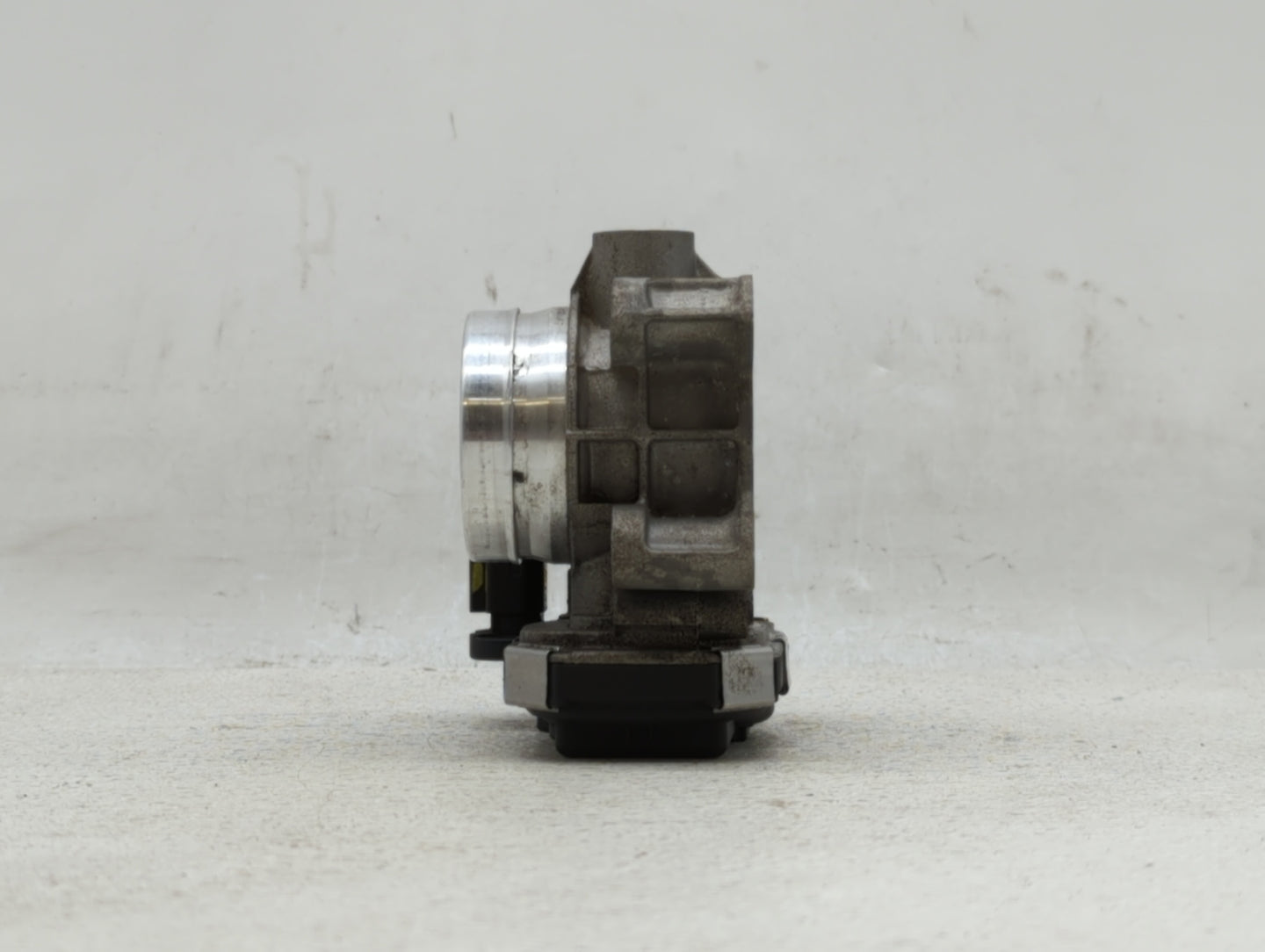 2016-2019 Chevrolet Malibu Throttle Body P/N:12659491BA 12671379AA Fits Fits 2016 2017 2018 2019 OEM Used Auto Parts - Oemus