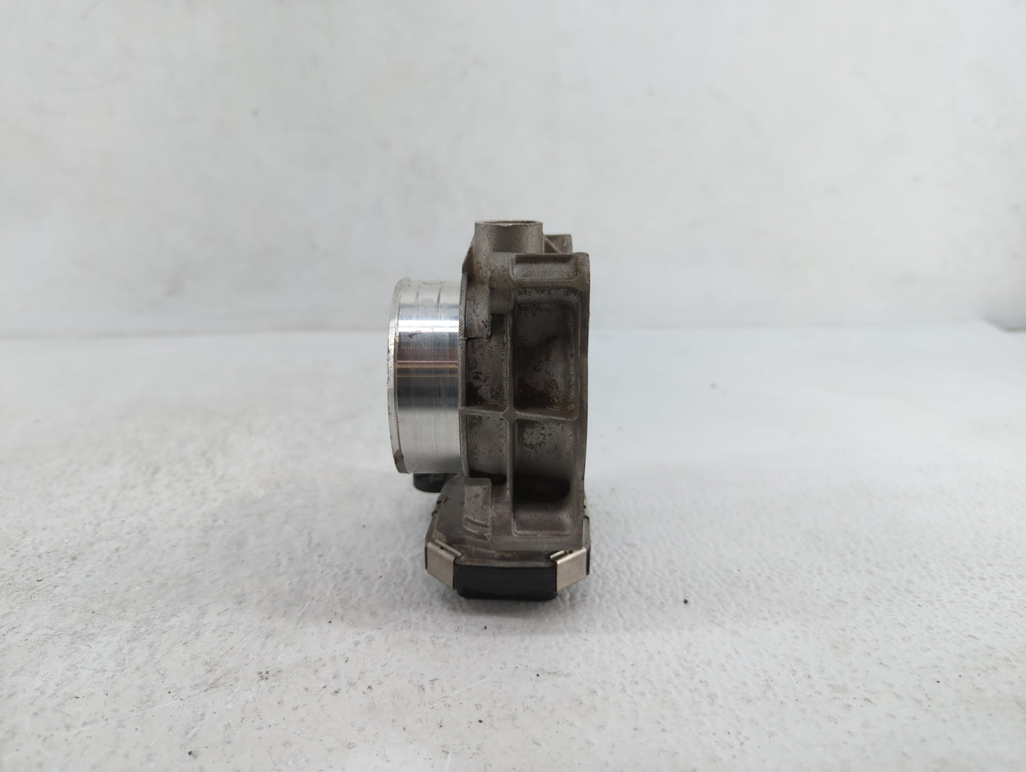 2016 Chevrolet Malibu Throttle Body P/N:12670839AA 12627217DA Fits Fits 2017 2018 2019 OEM Used Auto Parts - Oemusedautopart