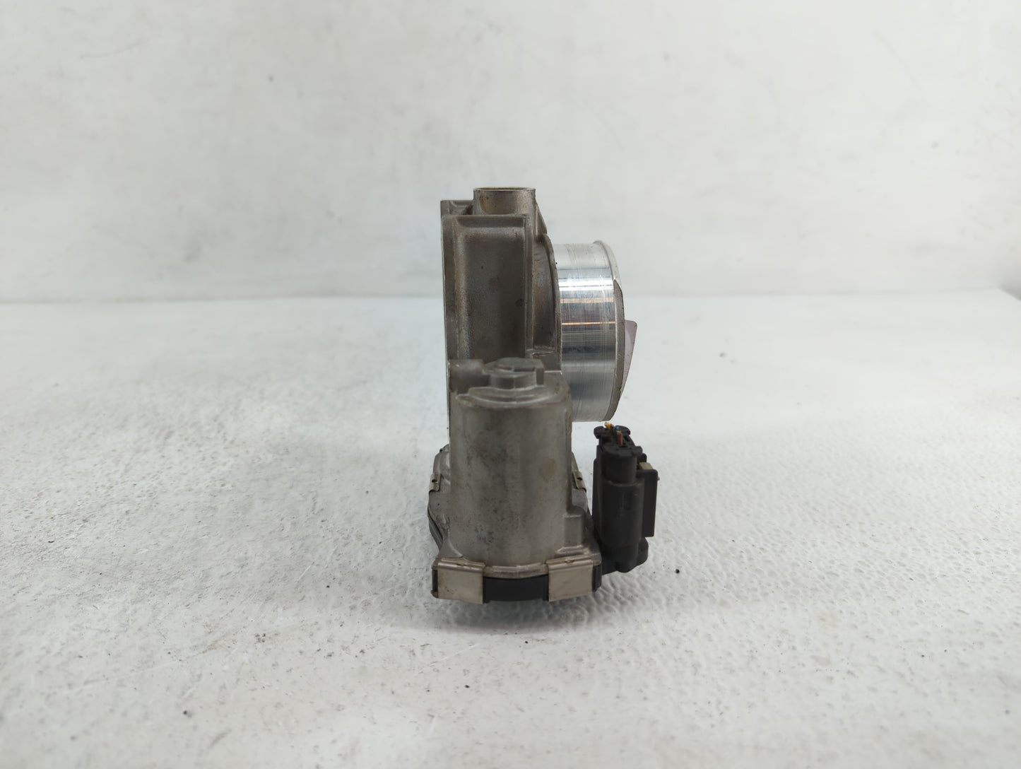 2016 Chevrolet Malibu Throttle Body P/N:12670839AA 12627217DA Fits Fits 2017 2018 2019 OEM Used Auto Parts - Oemusedautopart
