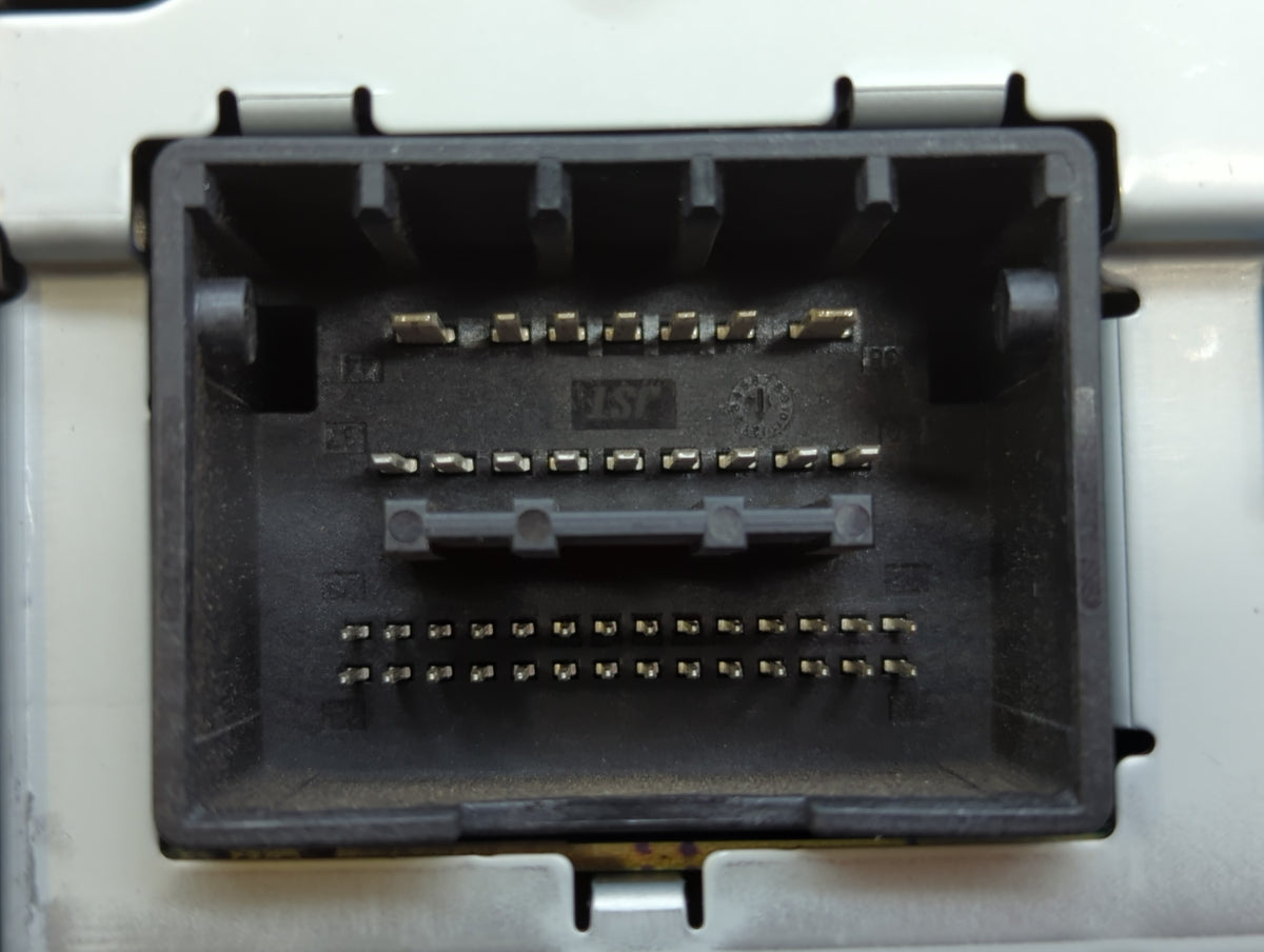 2016 Chevrolet Malibu Am Fm Cd Player Radio Receiver 458436 - Oemusedautoparts1.com