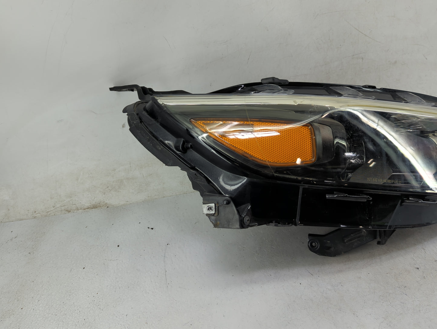 2016-2018 Chevrolet Malibu Passenger Right Oem Head Light Headlight Lamp 5024787 - Oemusedautoparts1.com