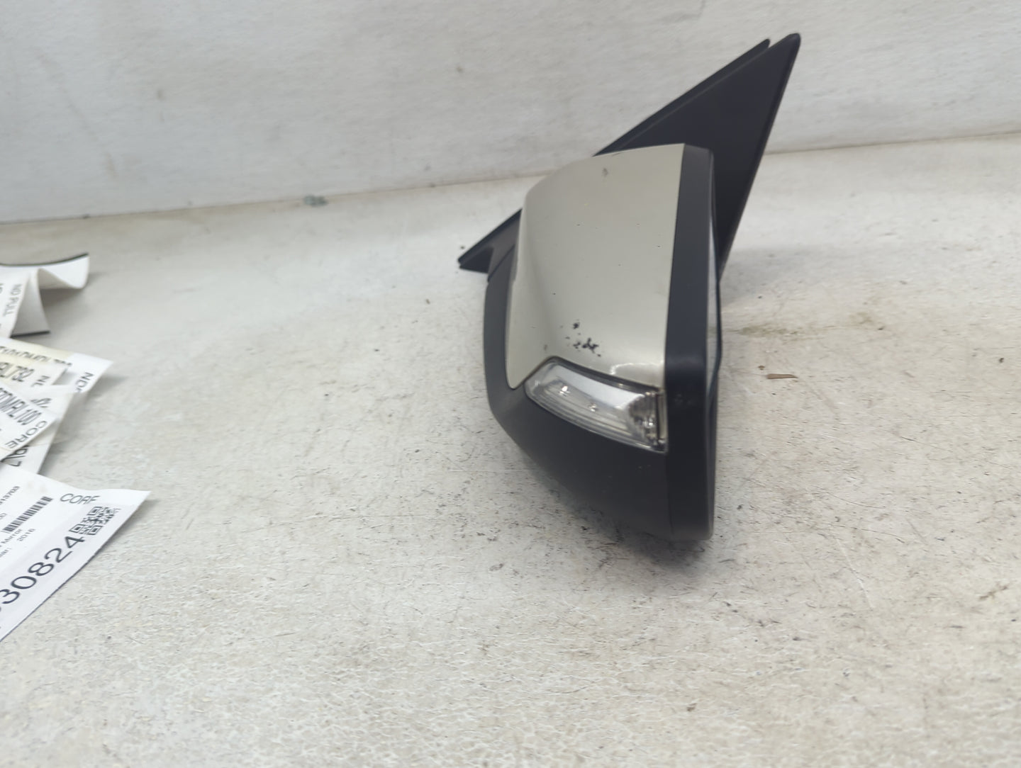 2016-2018 Chevrolet Malibu Driver Side View Mirror - Left Door Mirror OEM Used - Oemusedautoparts1.com