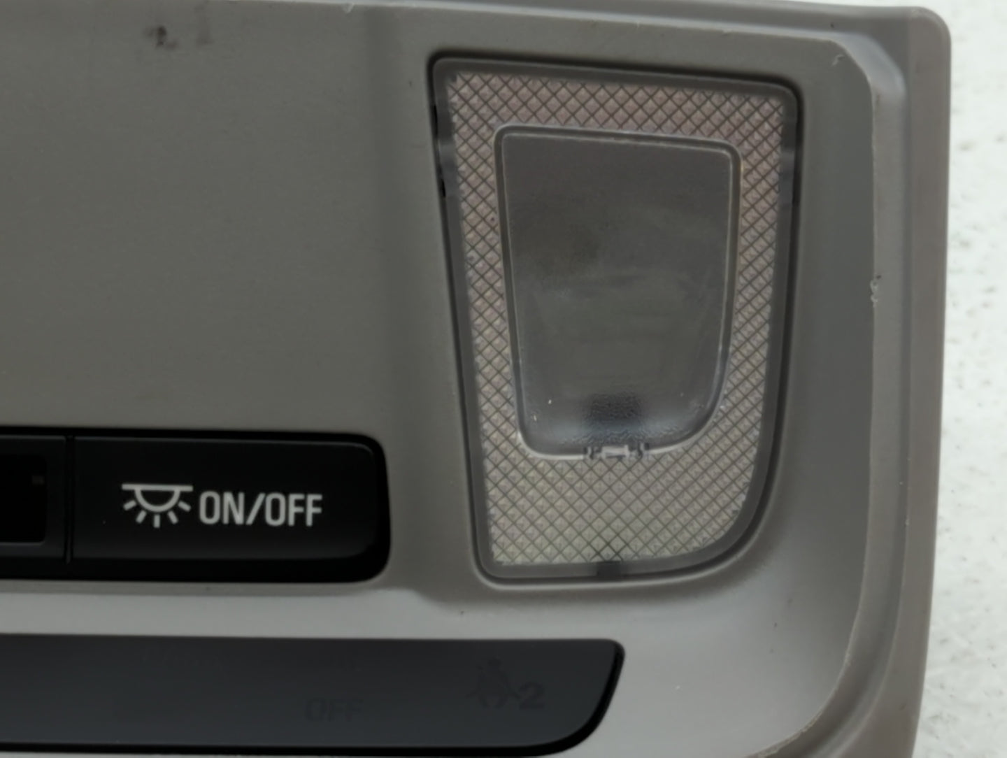 2016-2021 Chevrolet Malibu Center Floor Console P/N:5250915EA 22943126, 84003946 Fits Fits 2016 2017 2018 2019 2020 2021 OEM