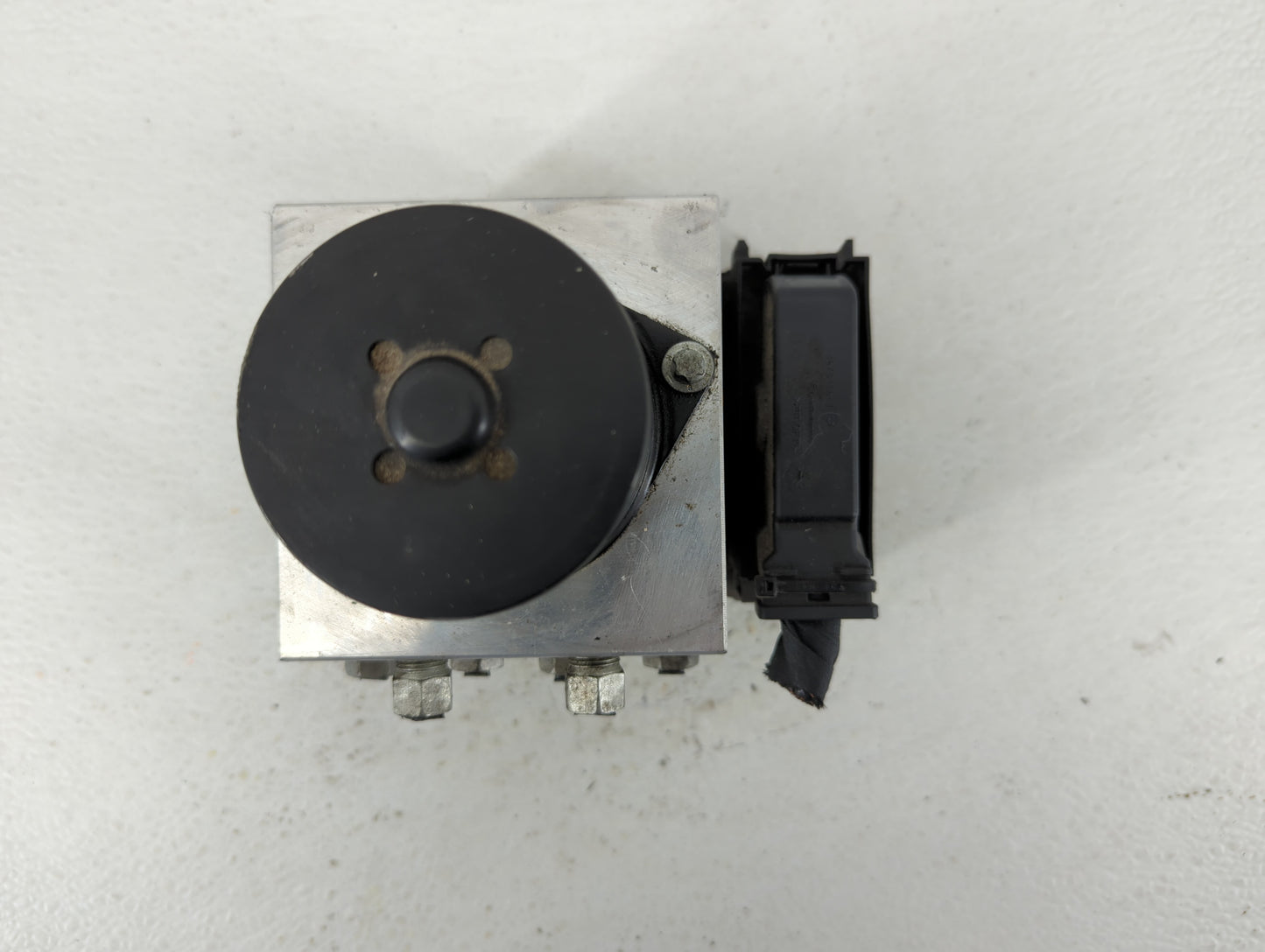 2013-2016 Chevrolet Malibu ABS Pump Control Module Replacement P/N:22863598 Fits Fits 2012 2013 2014 2015 2016 OEM Used Auto