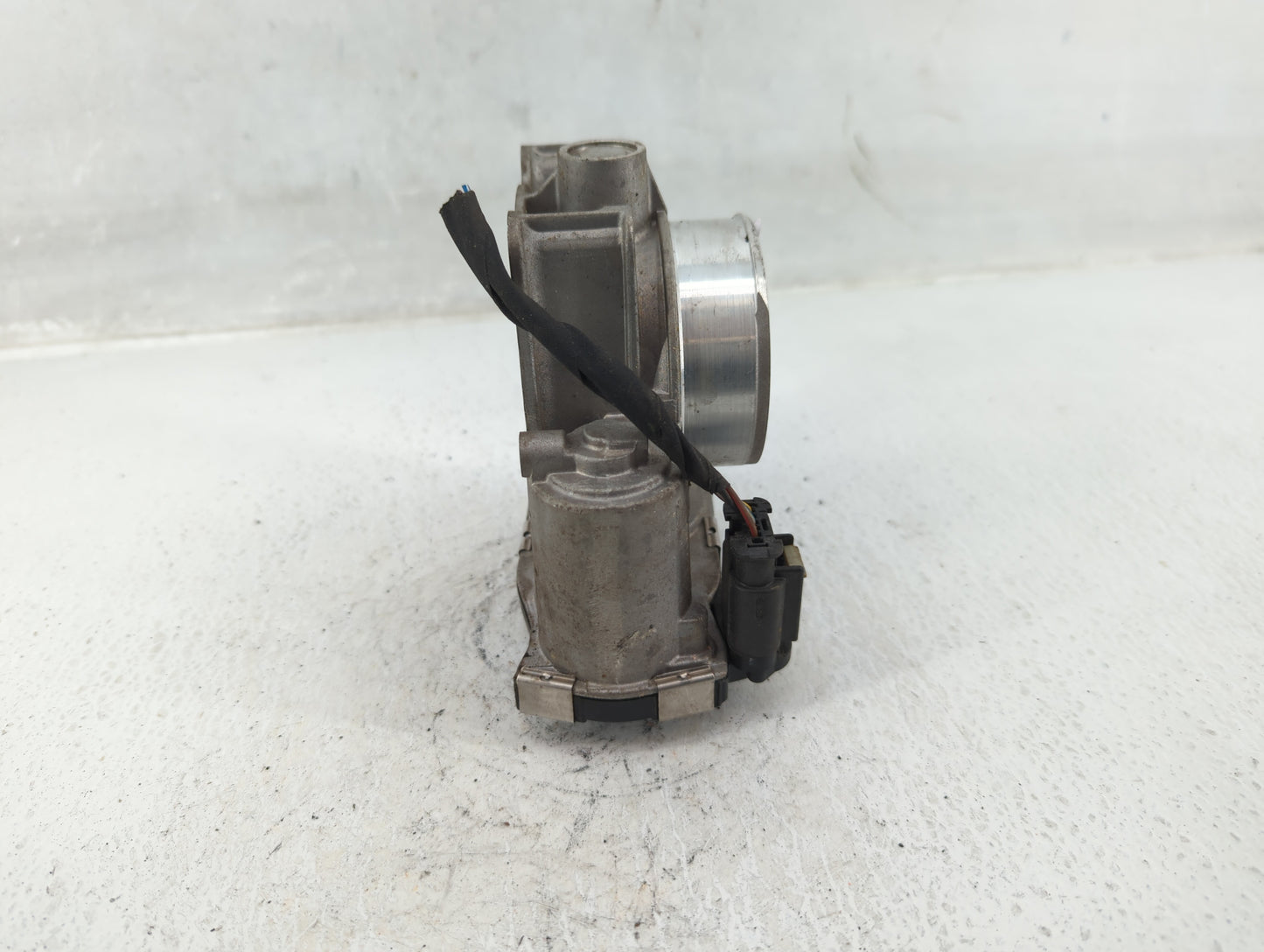 2016 Chevrolet Malibu Throttle Body P/N:12627217DA 12670839AA Fits Fits 2017 2018 2019 2020 2021 2022 OEM Used Auto Parts - 