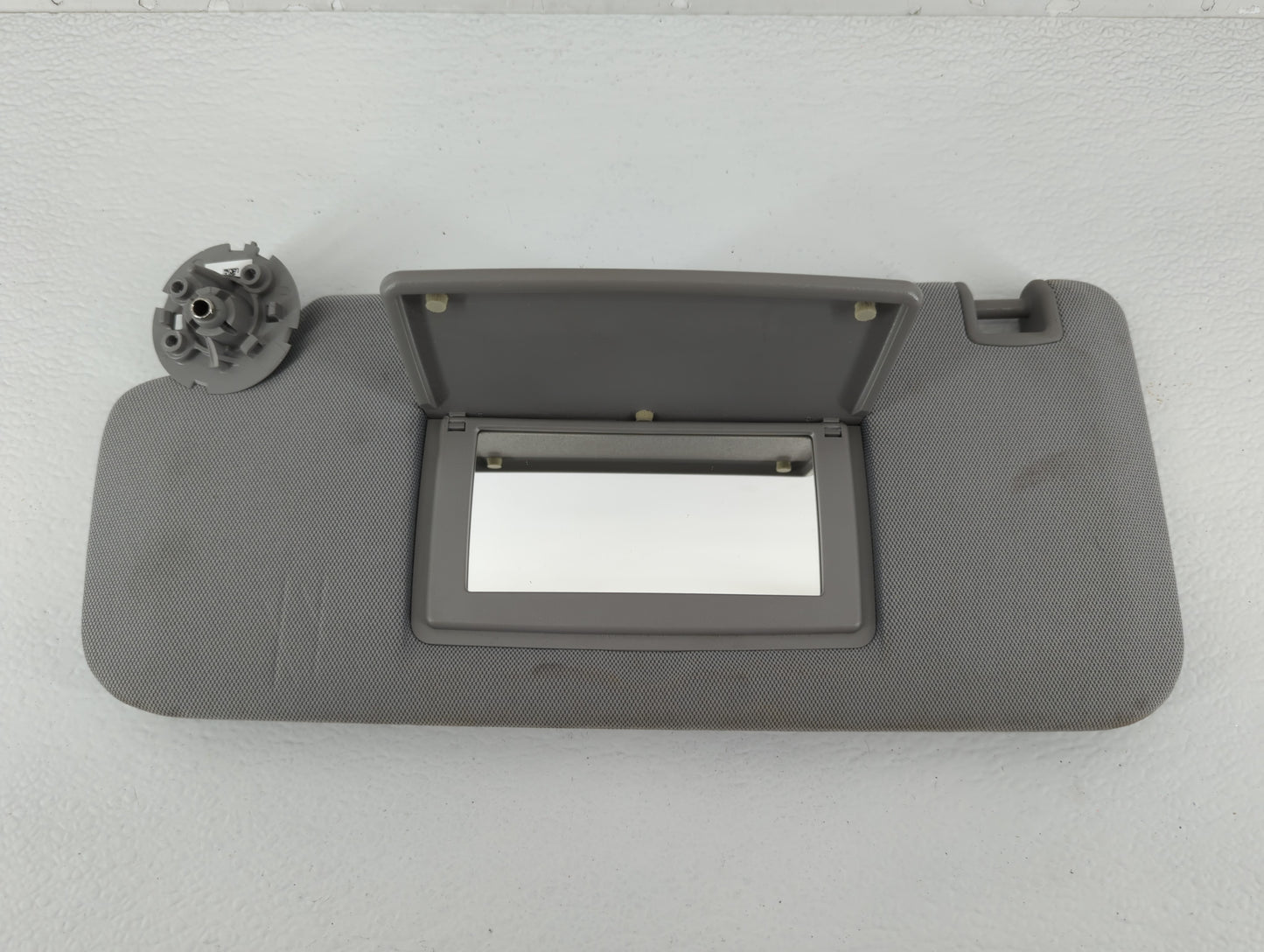 2013-2016 Chevrolet Malibu Sun Visor Shade Replacement Driver Left Mirror Fits Fits 2013 2014 2015 2016 OEM Used Auto Parts 
