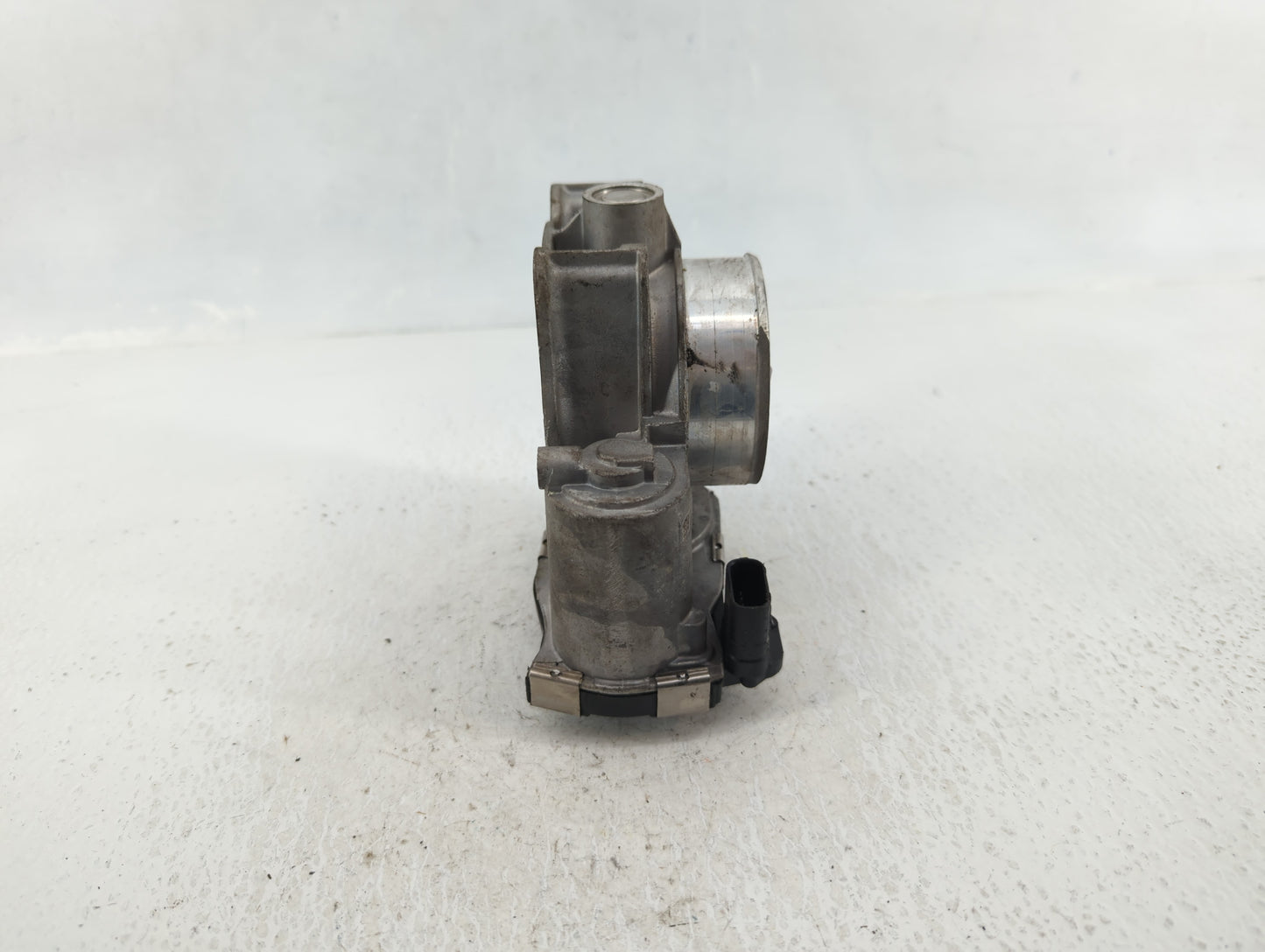 2016 Chevrolet Malibu Throttle Body P/N:12627217DA Fits Fits 2017 2018 2019 2020 2021 2022 OEM Used Auto Parts - Oemusedauto