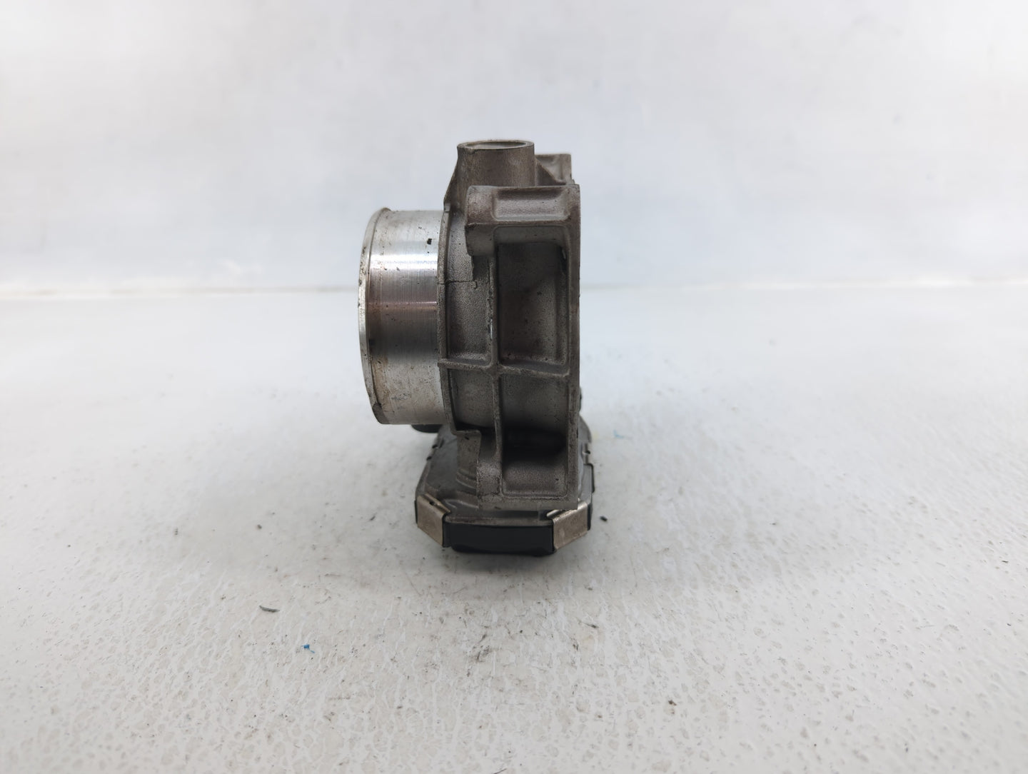 2016 Chevrolet Malibu Throttle Body P/N:12627217DA Fits Fits 2017 2018 2019 2020 2021 2022 OEM Used Auto Parts - Oemusedauto