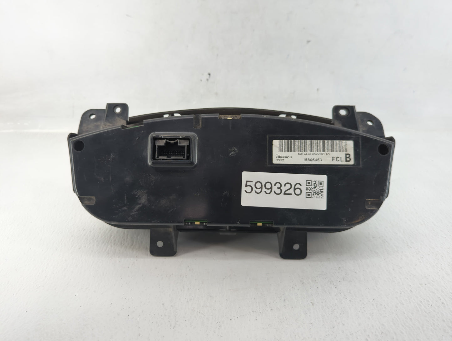 2016 Chevrolet Malibu Instrument Cluster Speedometer Gauges P/N:28033413 Fits OEM Used Auto Parts - Oemusedautoparts1.com