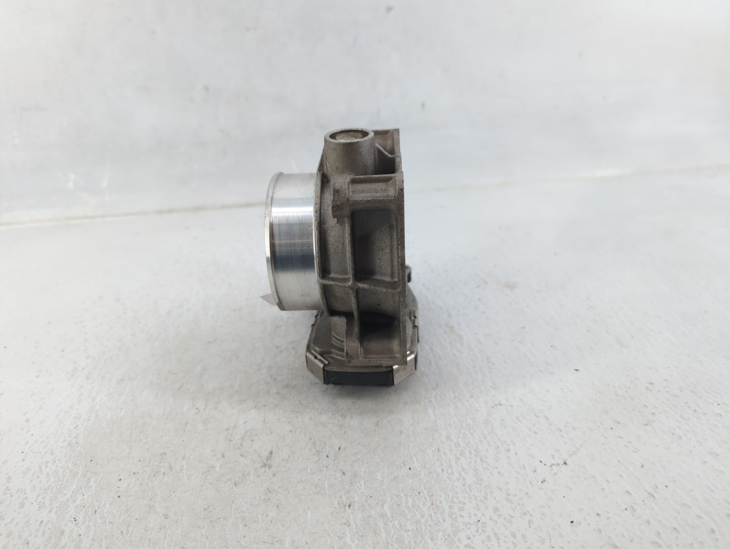 2016 Chevrolet Malibu Throttle Body P/N:12627217DA Fits Fits 2017 2018 2019 2020 2021 2022 OEM Used Auto Parts - Oemusedauto